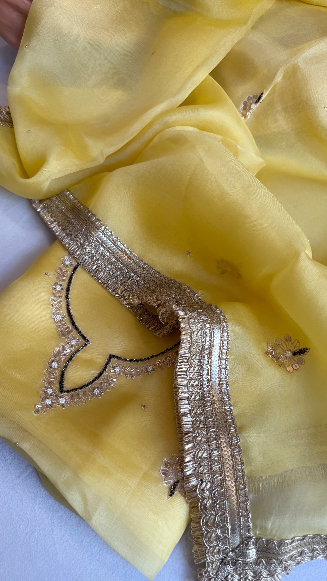 Aari and tilli hand embroidered butter yellow hand embroidered kadhwa suit set