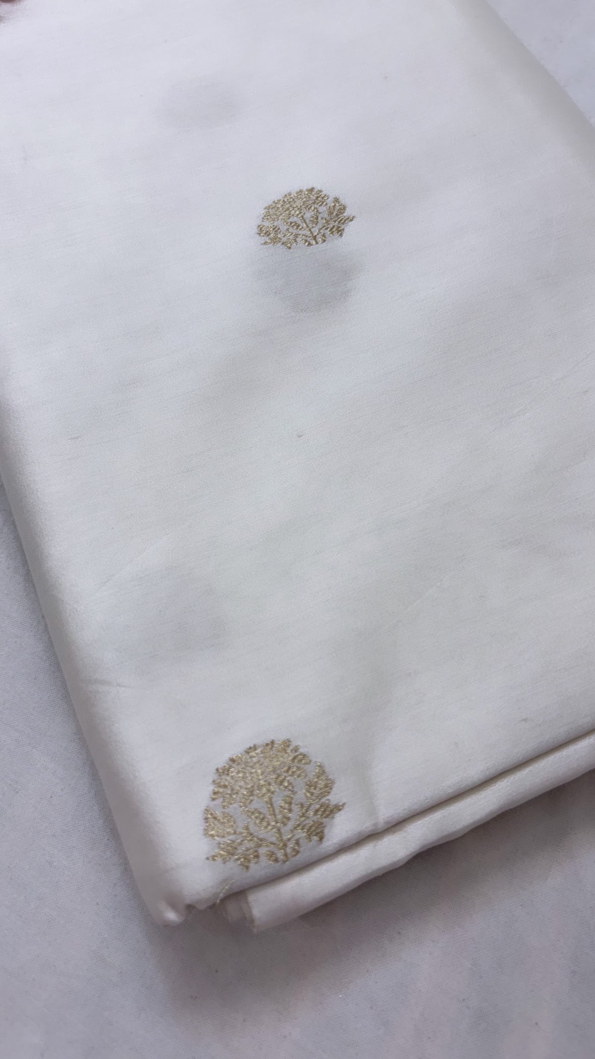 Chiniya silk dyeable kadhwa buti fabric