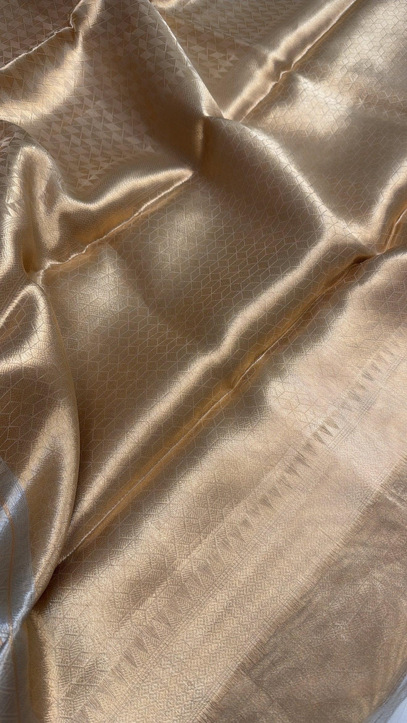 Liquid gold tissue silk brocade Sona rupa kadhwa weaving banarasi saree