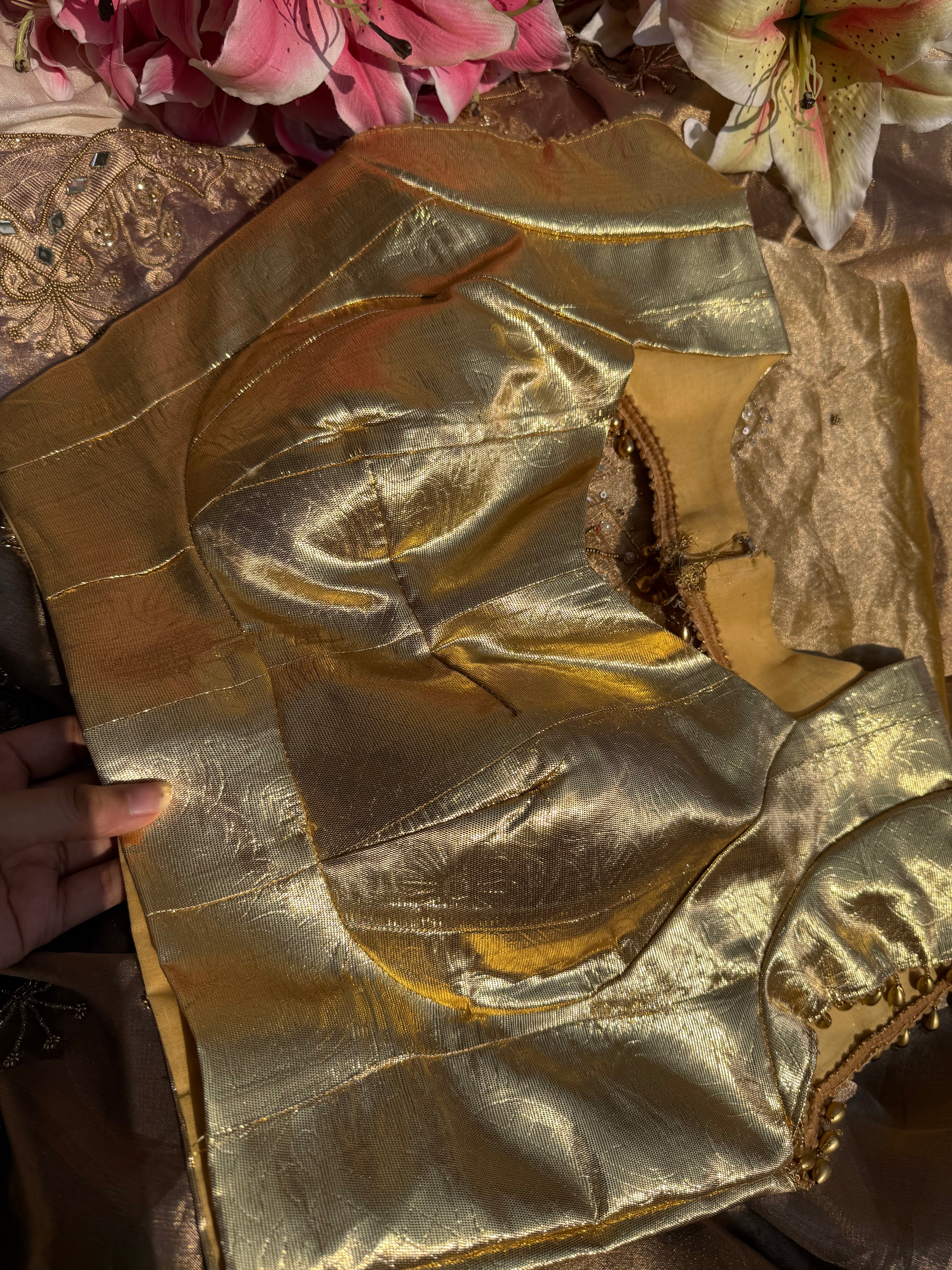 Golden lampi gota free size blouse piece