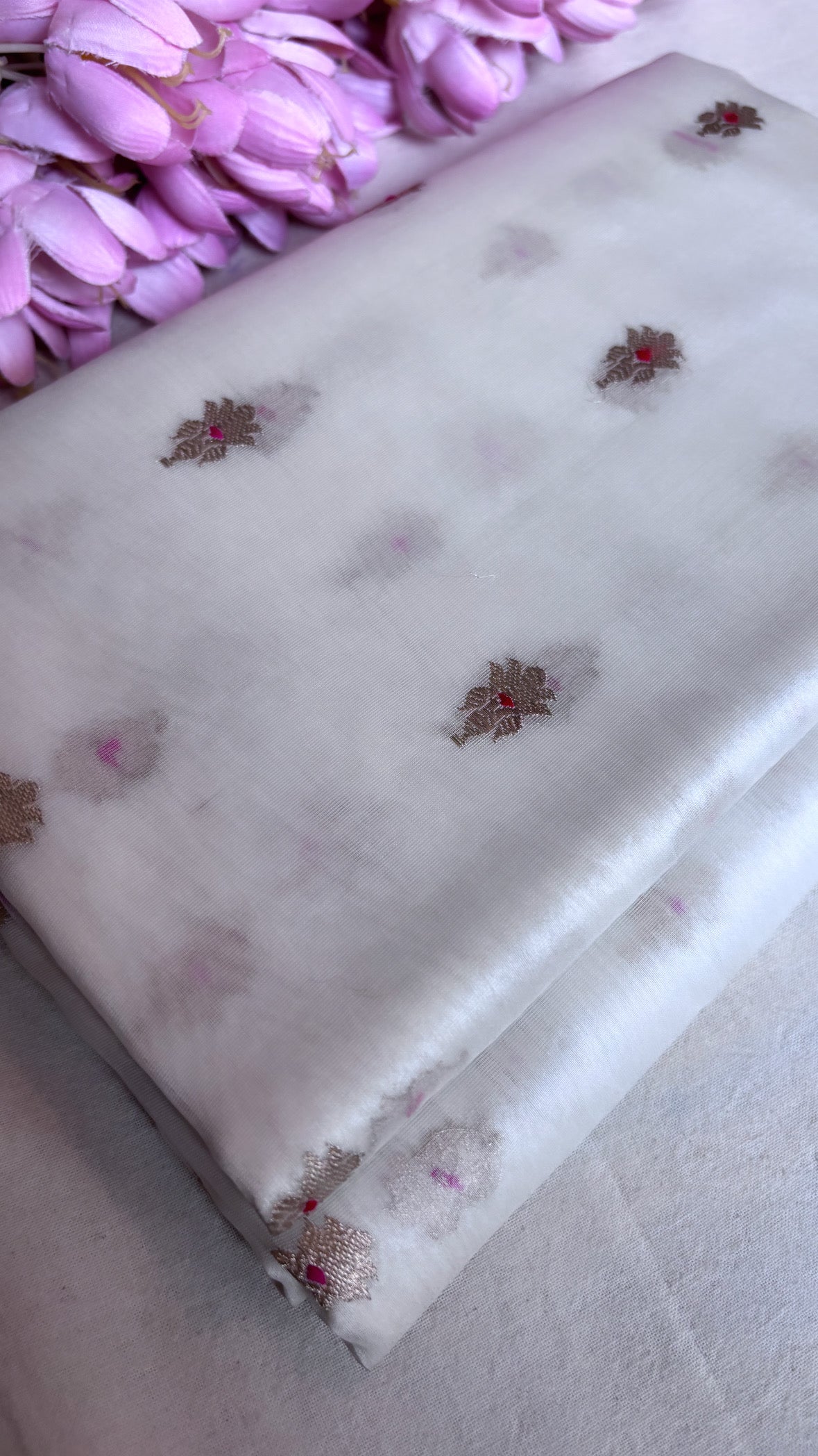 Kora silk dyeable meenedar kadhwa buti fabric