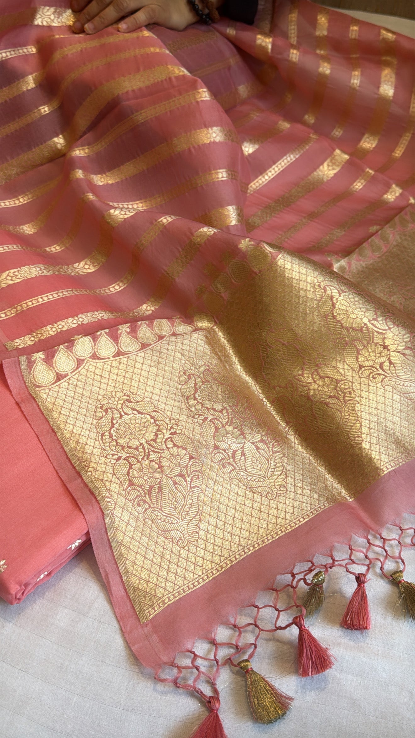 Blush peach cotton handloom kurta paired with kora silk heavy duppata set