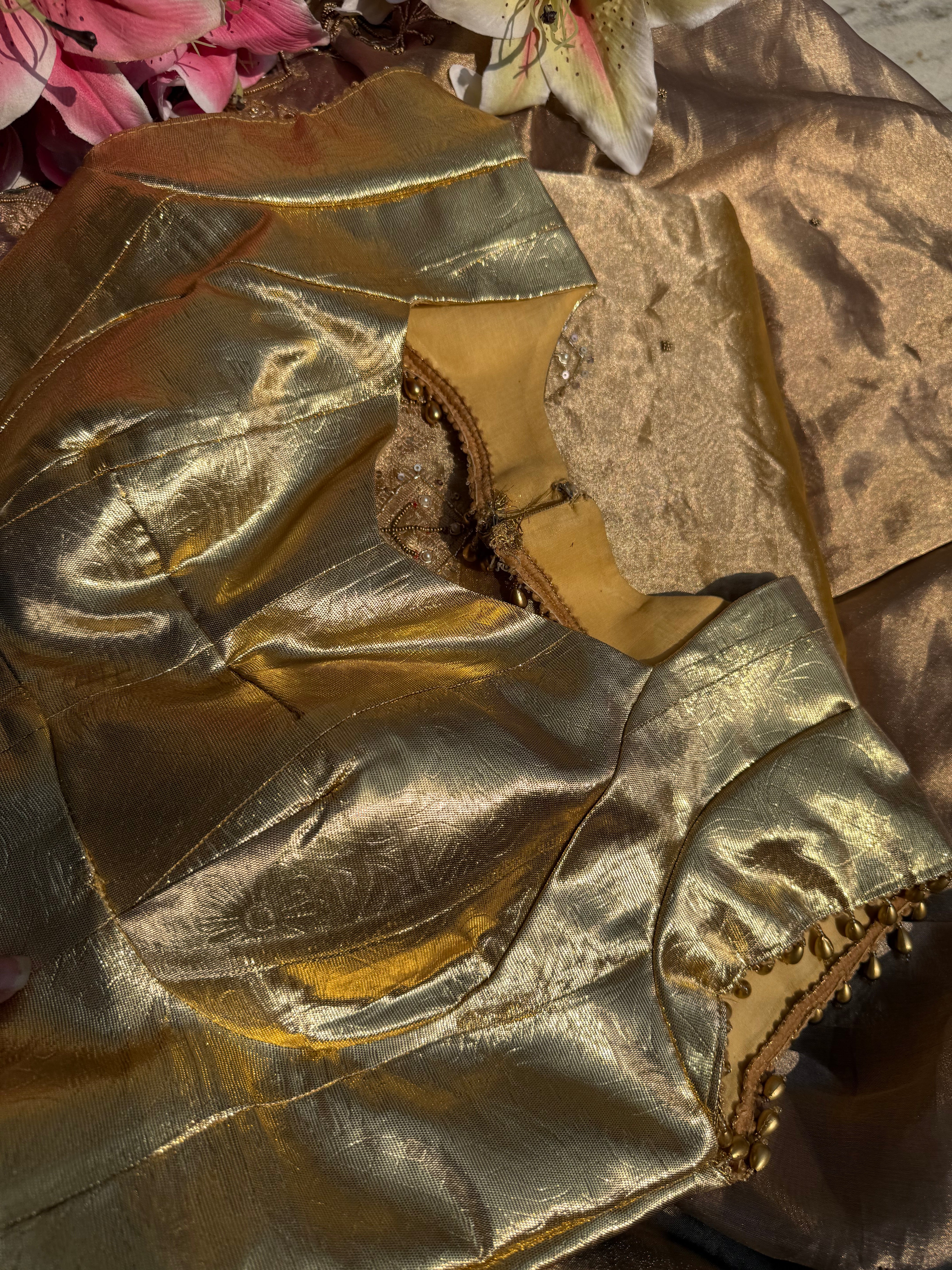 Golden lampi gota free size blouse piece