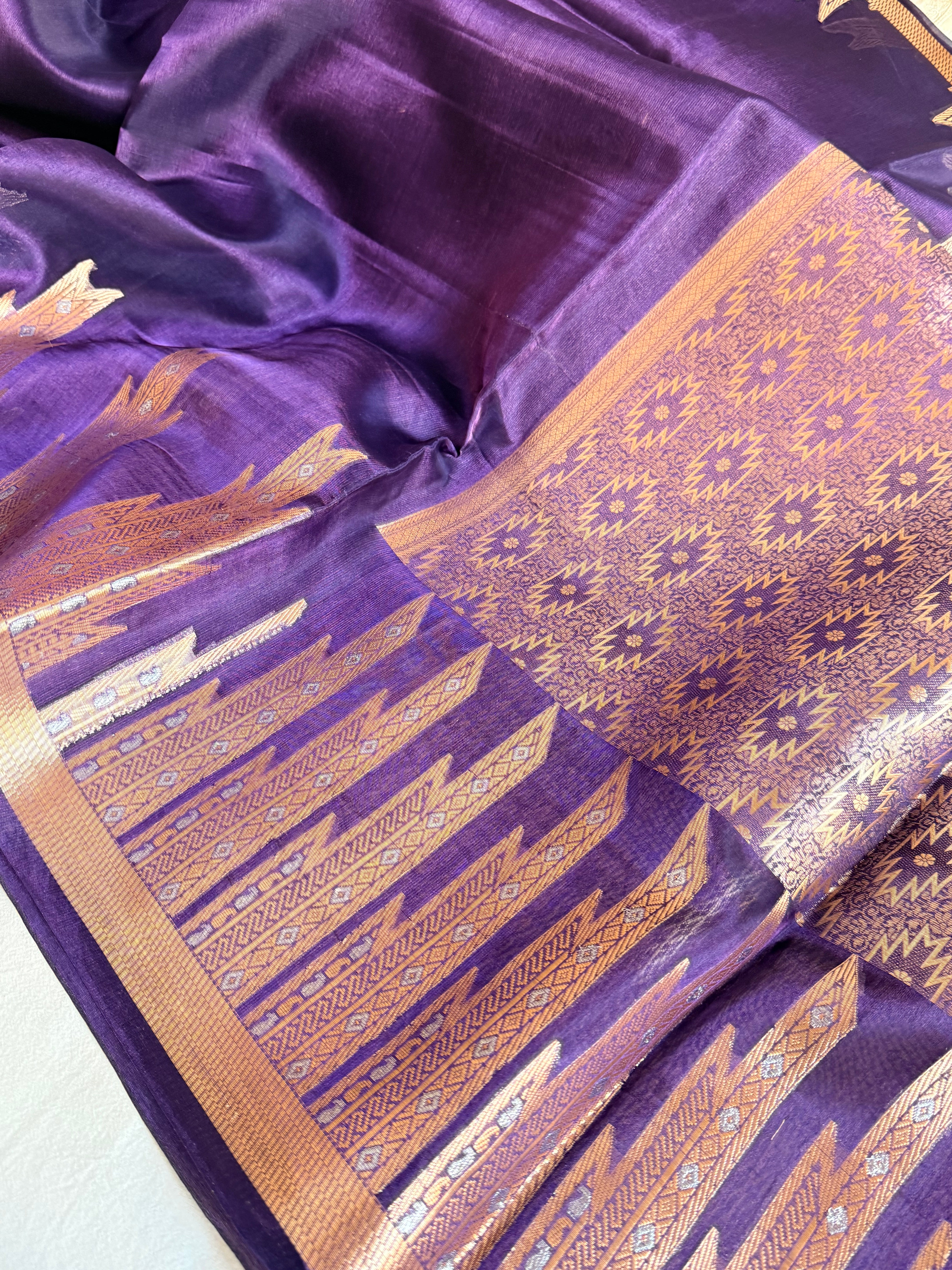 Below 10k - Temple border tissue silk dhup chao effect kadhwa saree