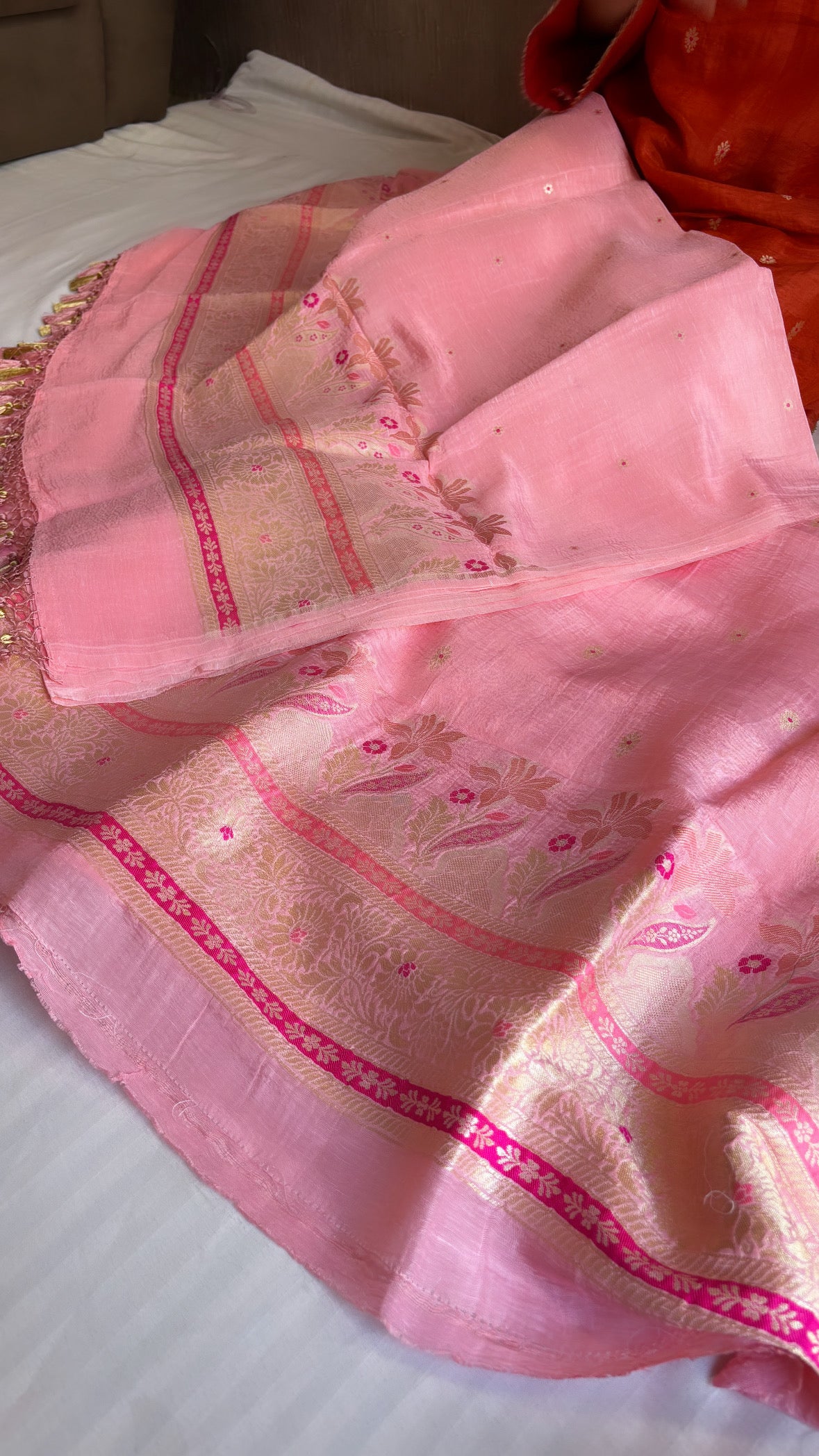 Gulabi pink linen gorgette meenedar daman kadhwa suit set