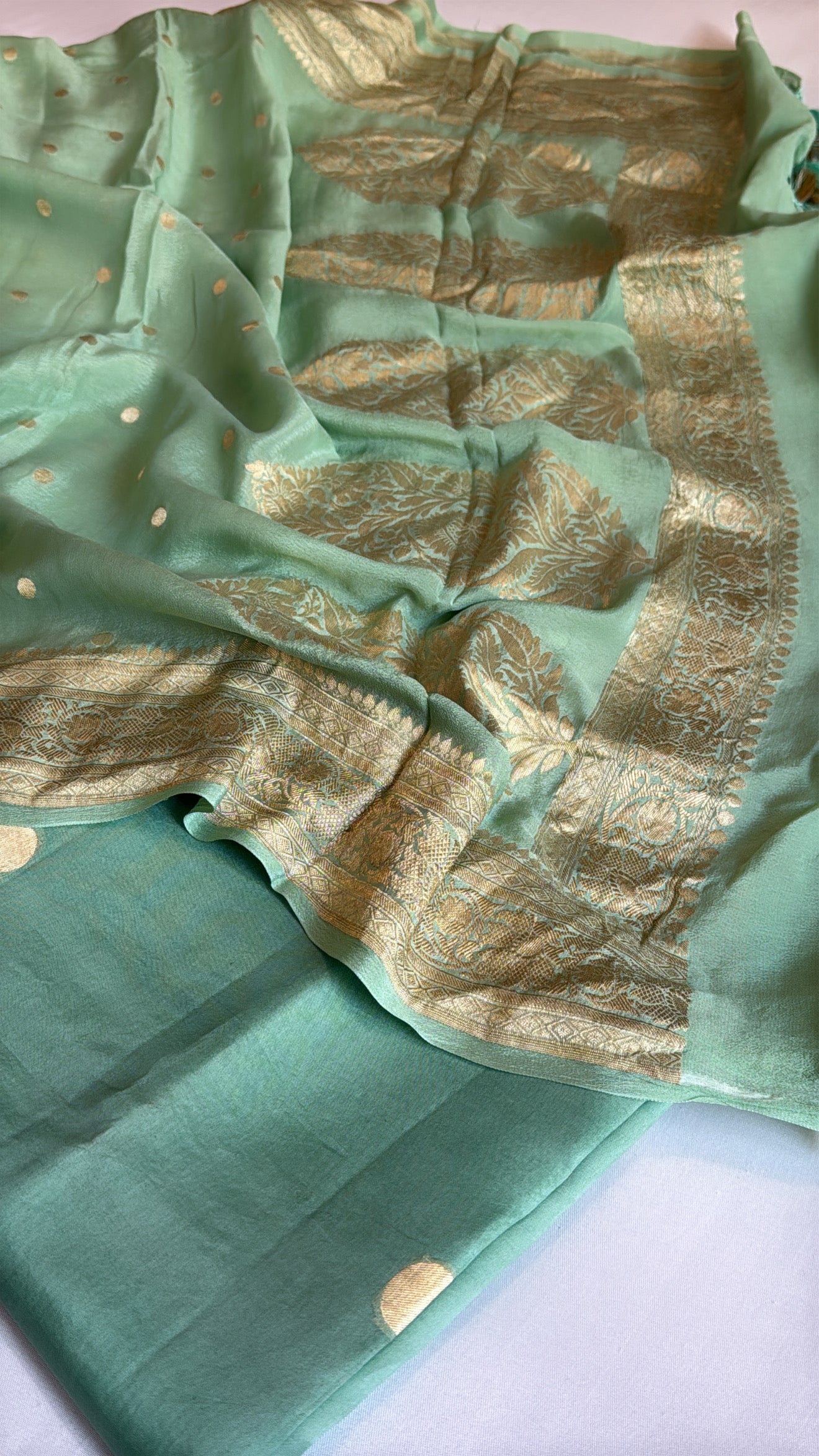 Vivah edit - Candy green chiniya silk kurta paired with gorgette duppata set