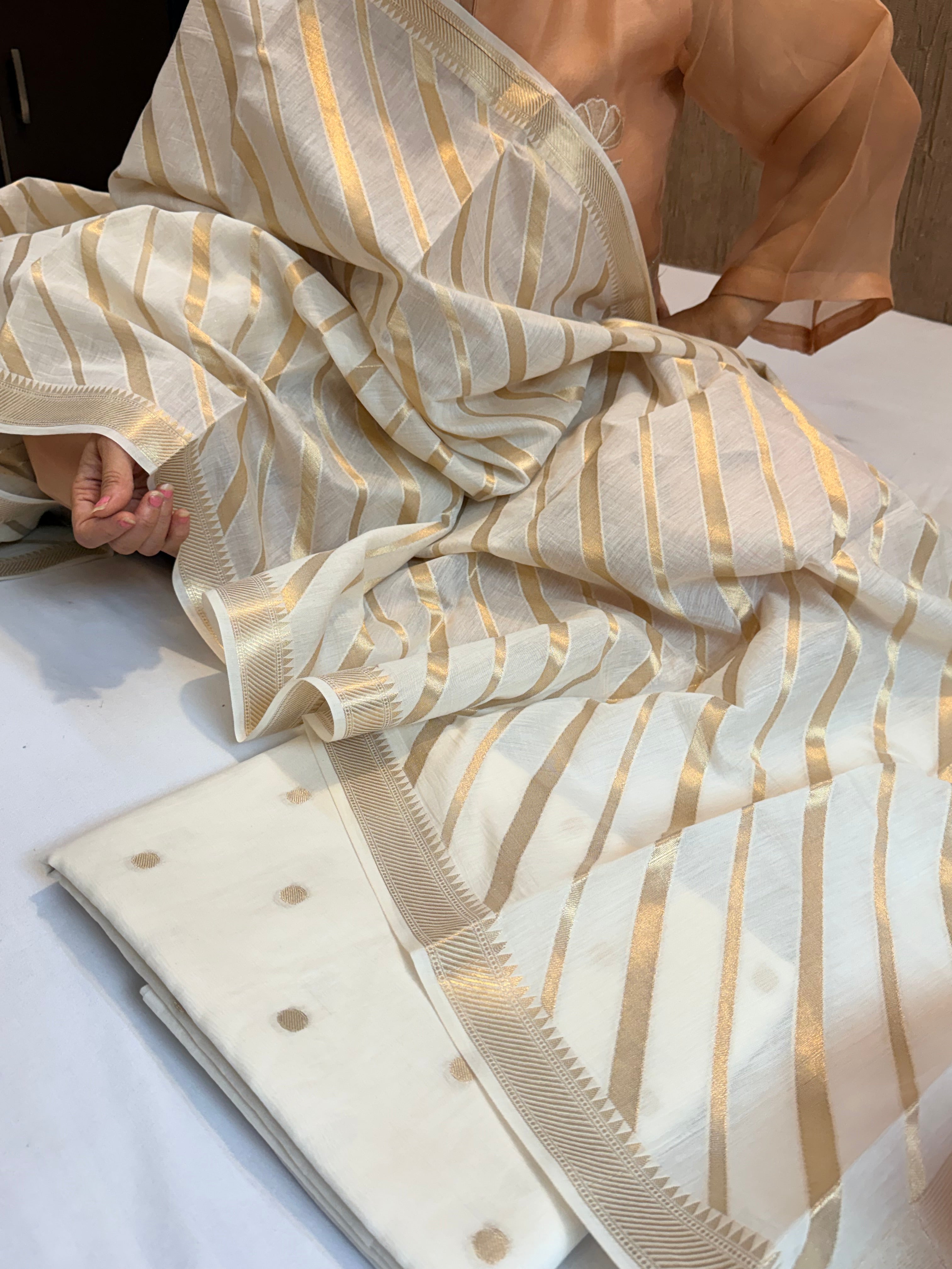 BELOW 8K - Ivory zari cotton striped kadhwa buti banarasi suit set