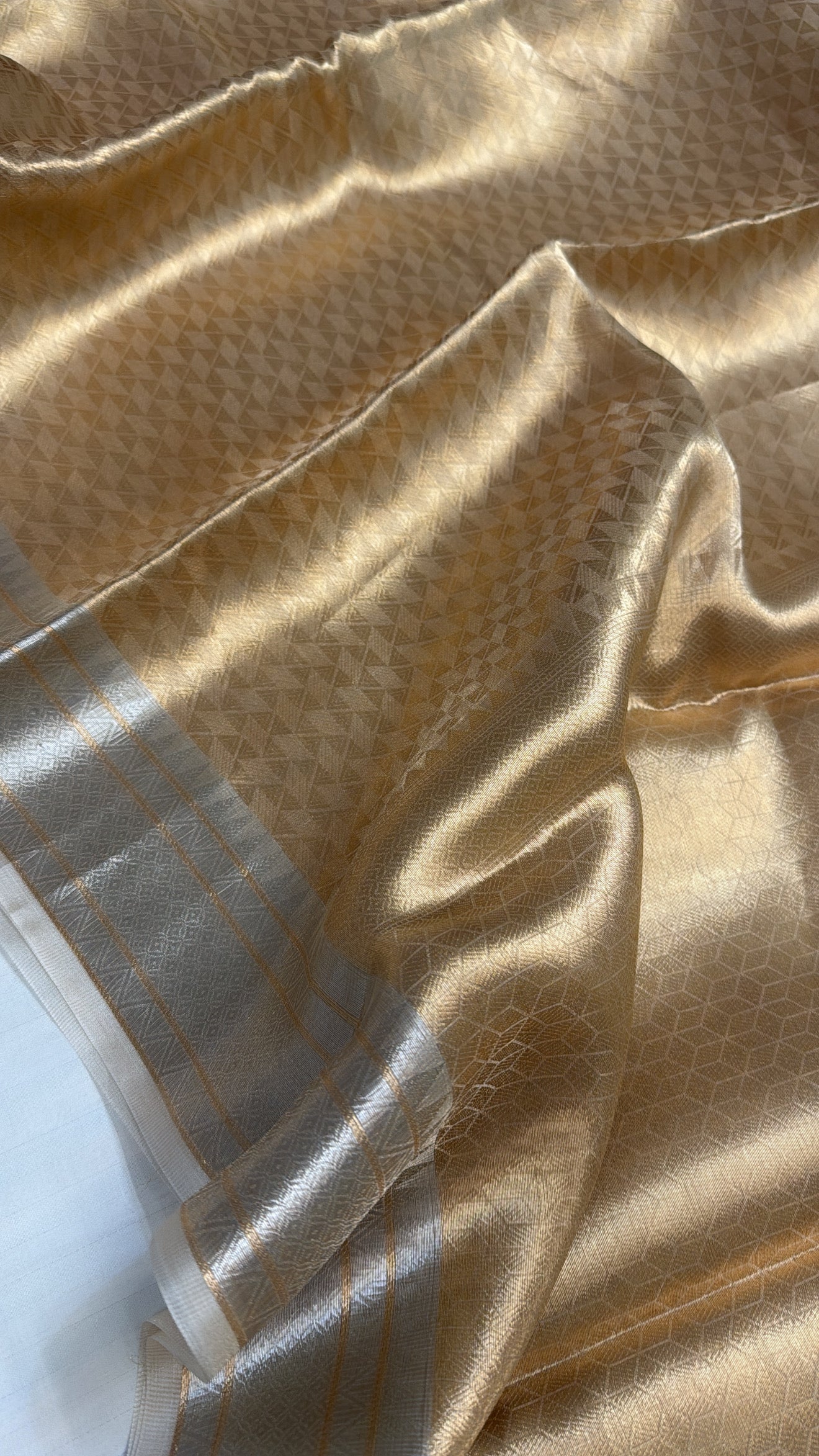 Liquid gold tissue silk brocade Sona rupa kadhwa weaving banarasi saree