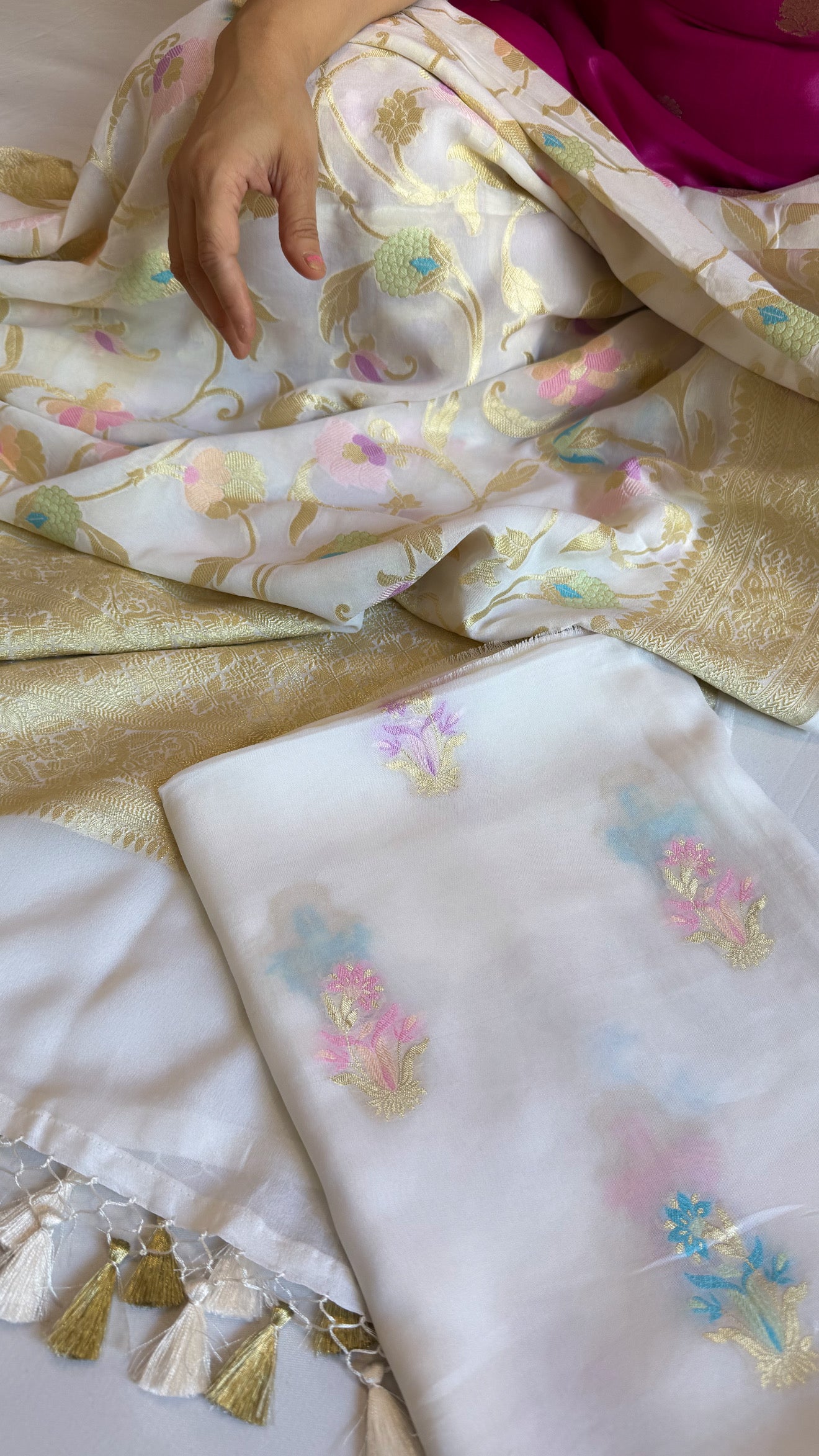 White gorgette banarasi meenakari kadhwa buti jungla suit set