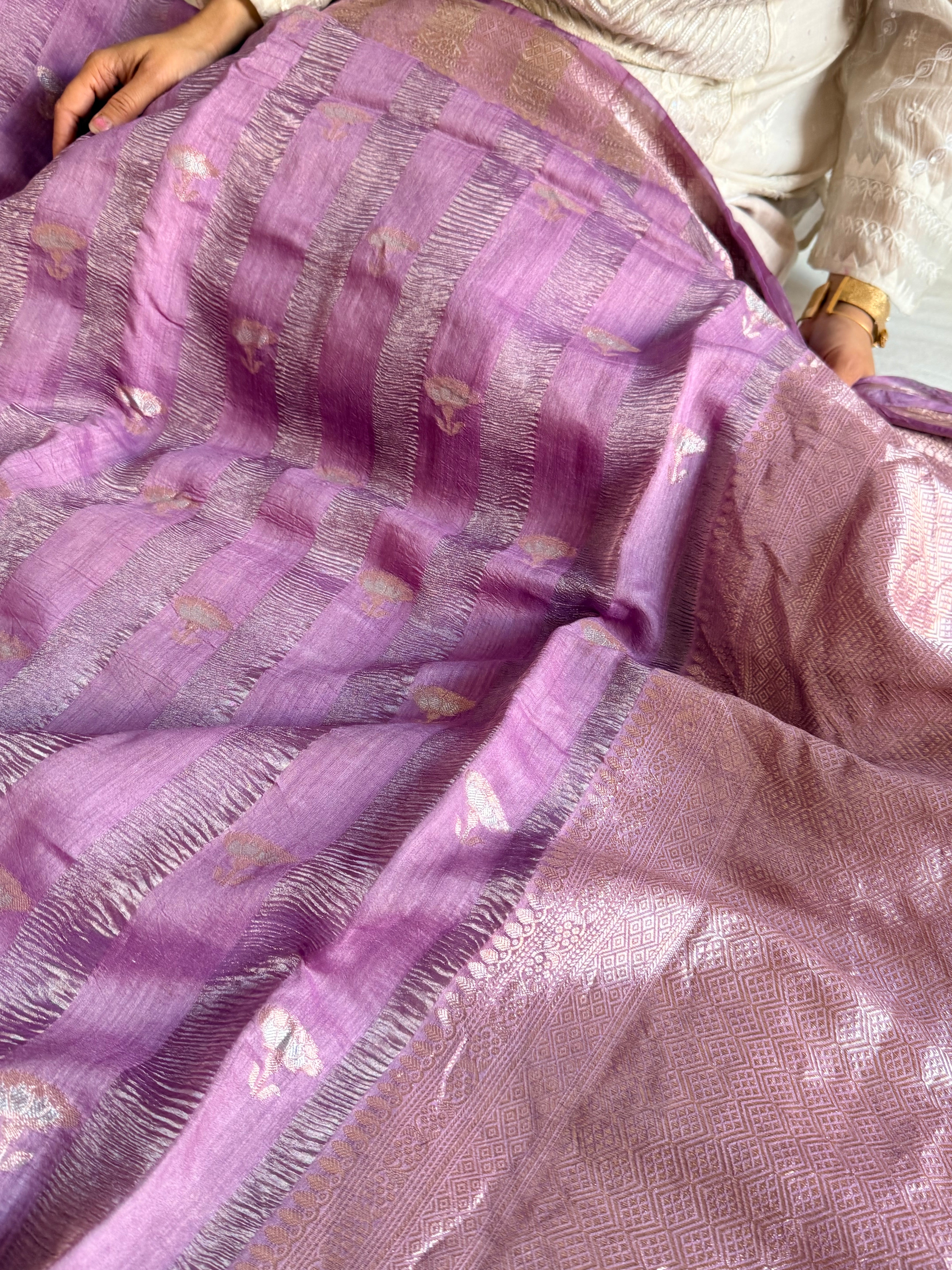 Below 10k - Crushed raw mango silk and tissue silk kadhwa border saree