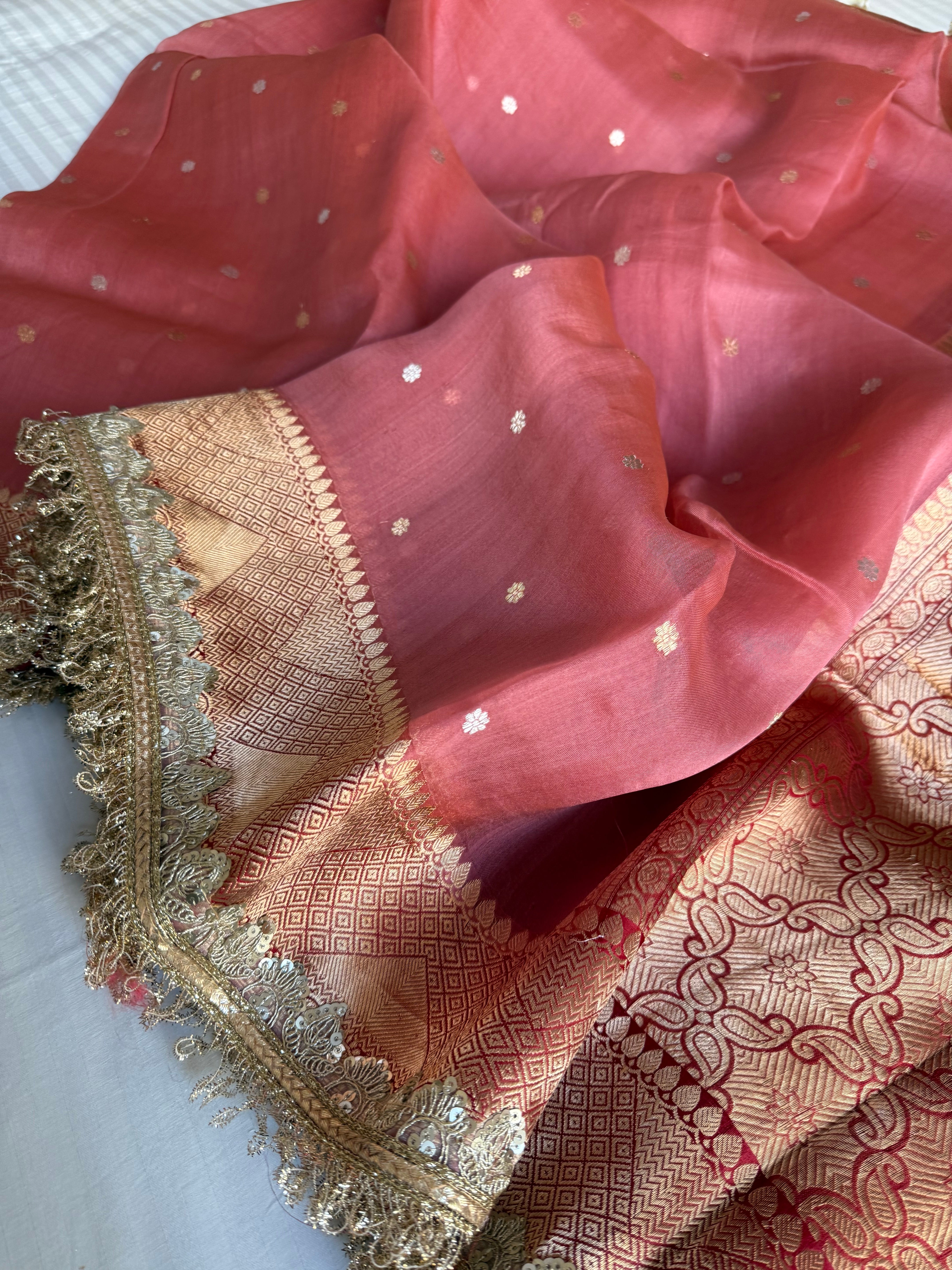 Onion peach-Red combination chap dye kora silk banarasi saree