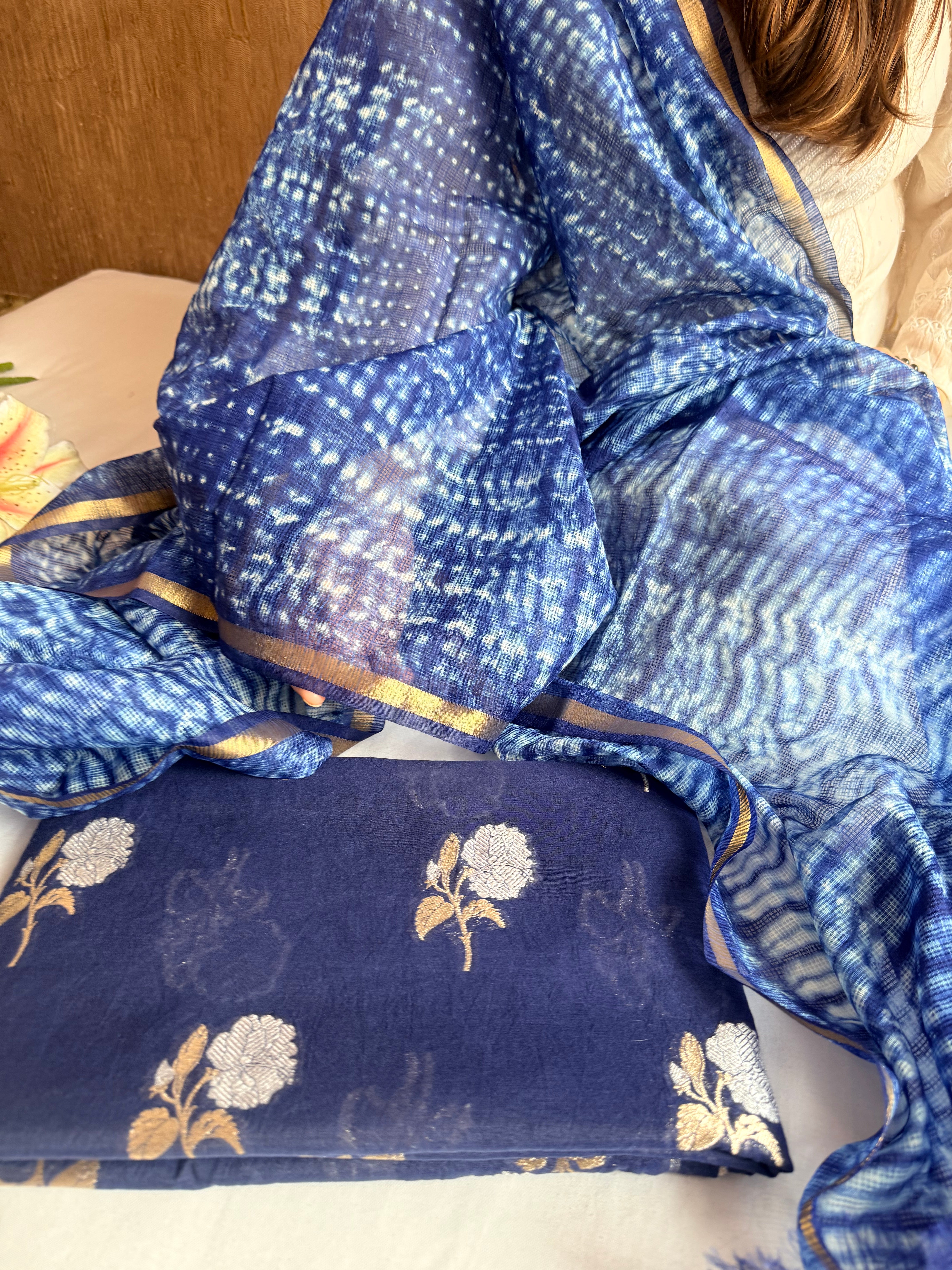 Below 8k- Mul cotton handloom kurta paired with shibori dyed kota silk duppata set