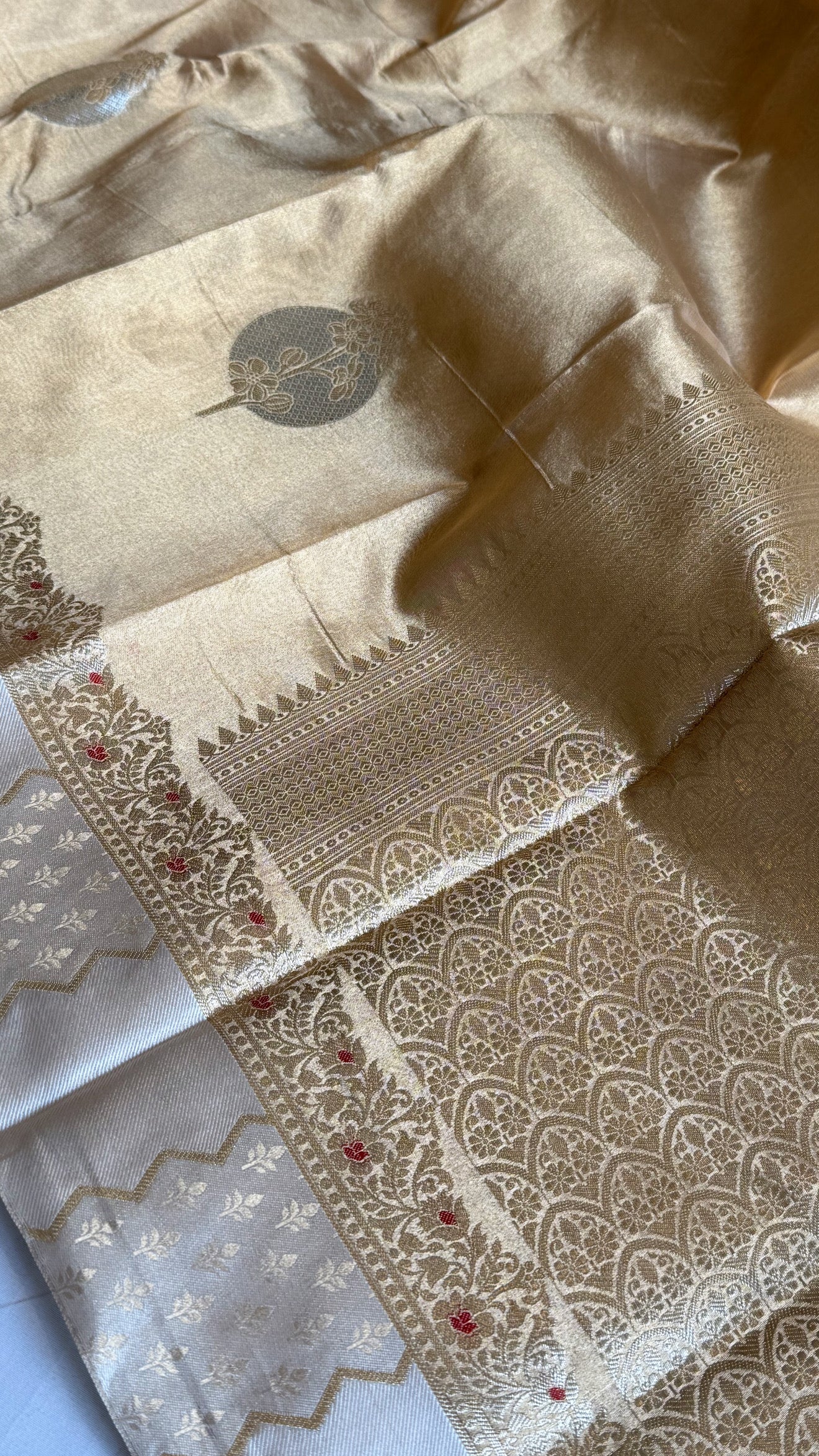 Kanjivaram gold double tissue silk kadhwa meenakari satin border saree