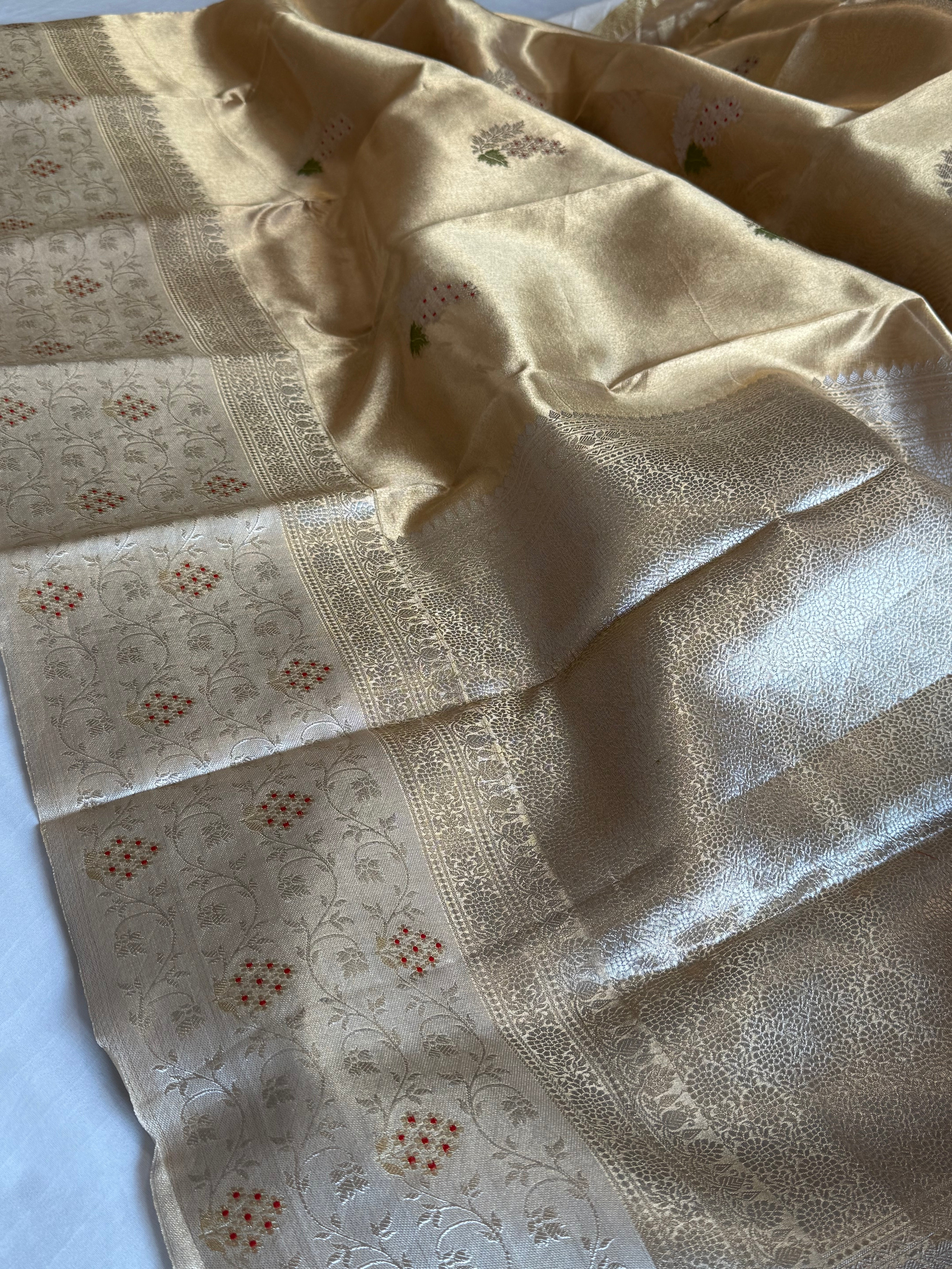 Kanjivaram gold double tissue silk kadhwa meenakari paithani border saree