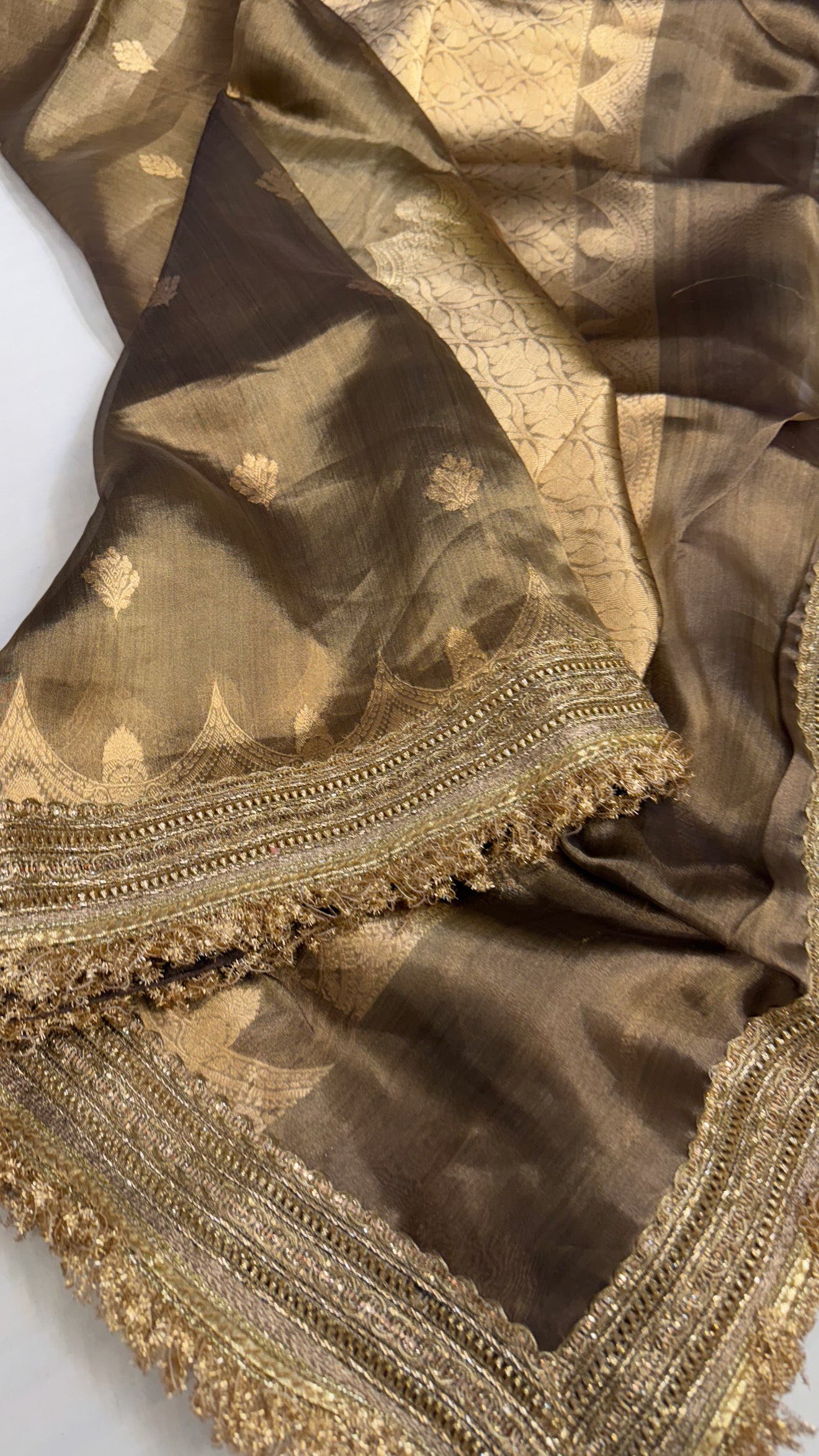 Maharani english gold tissue silk kadhwa buti saree