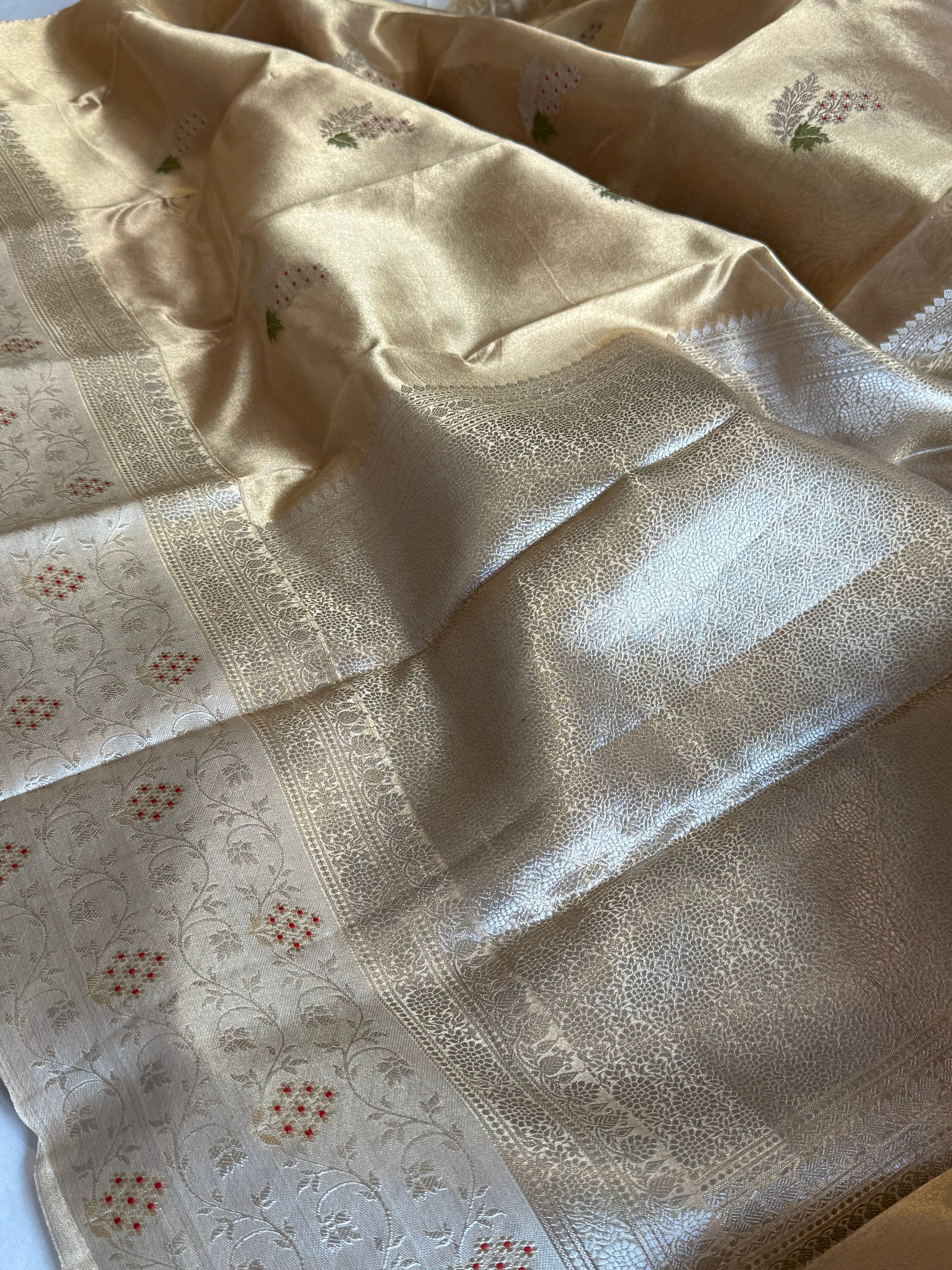 Kanjivaram gold double tissue silk kadhwa meenakari paithani border saree