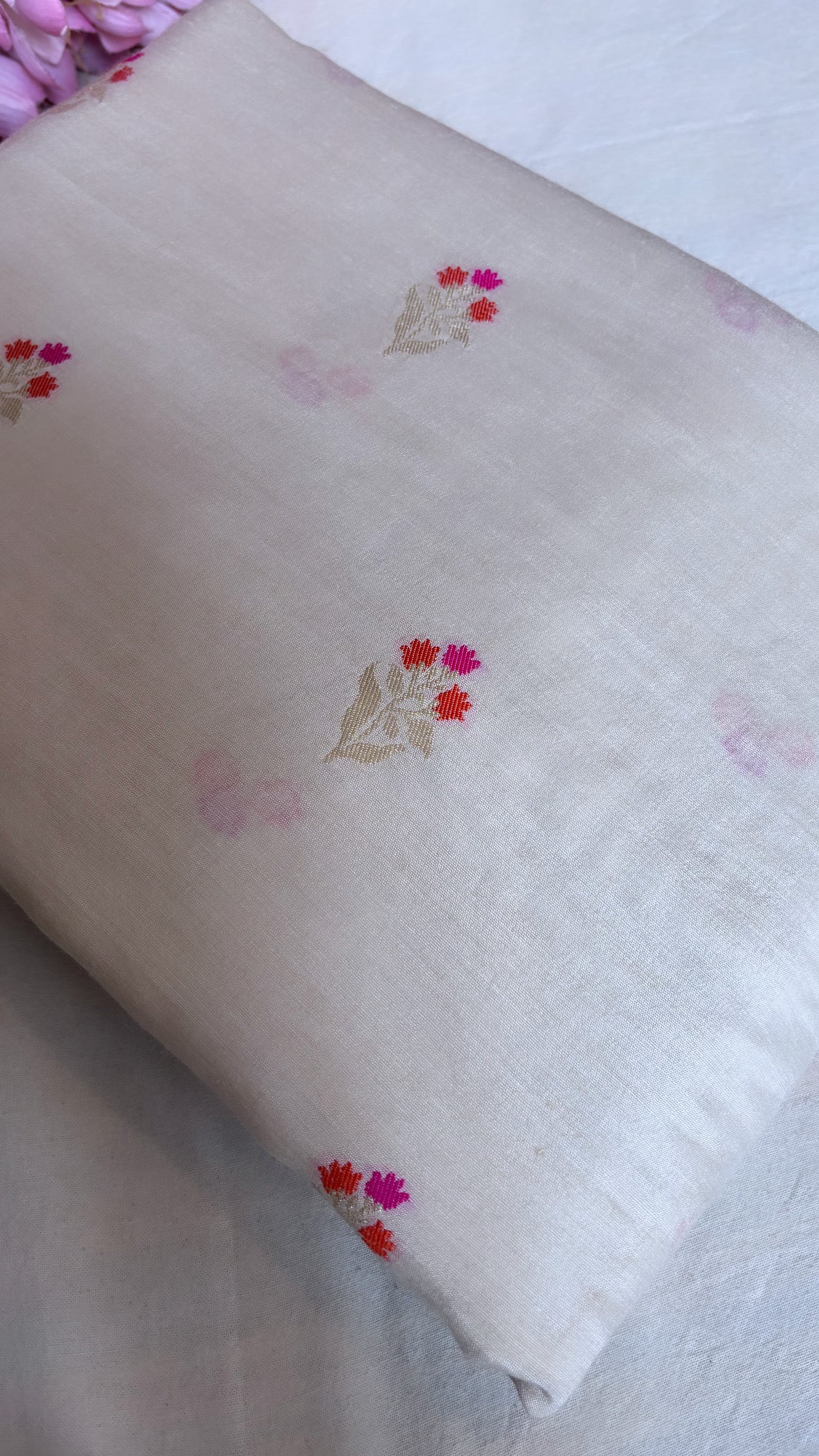 Moonga silk dyeable kadhwa meenedar fabric