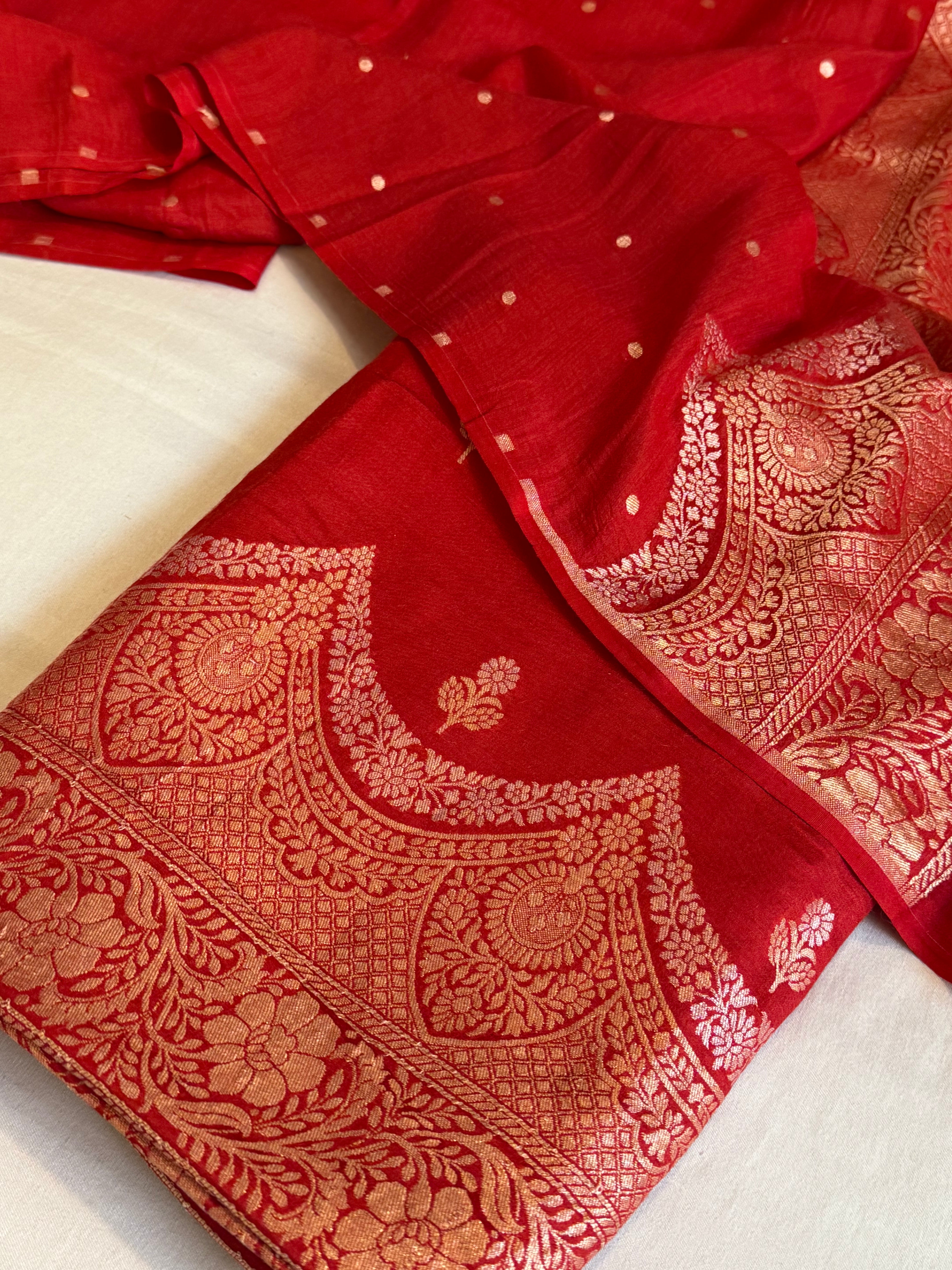 Moonga silk hot red scalloped border weaving kadhwa suit set