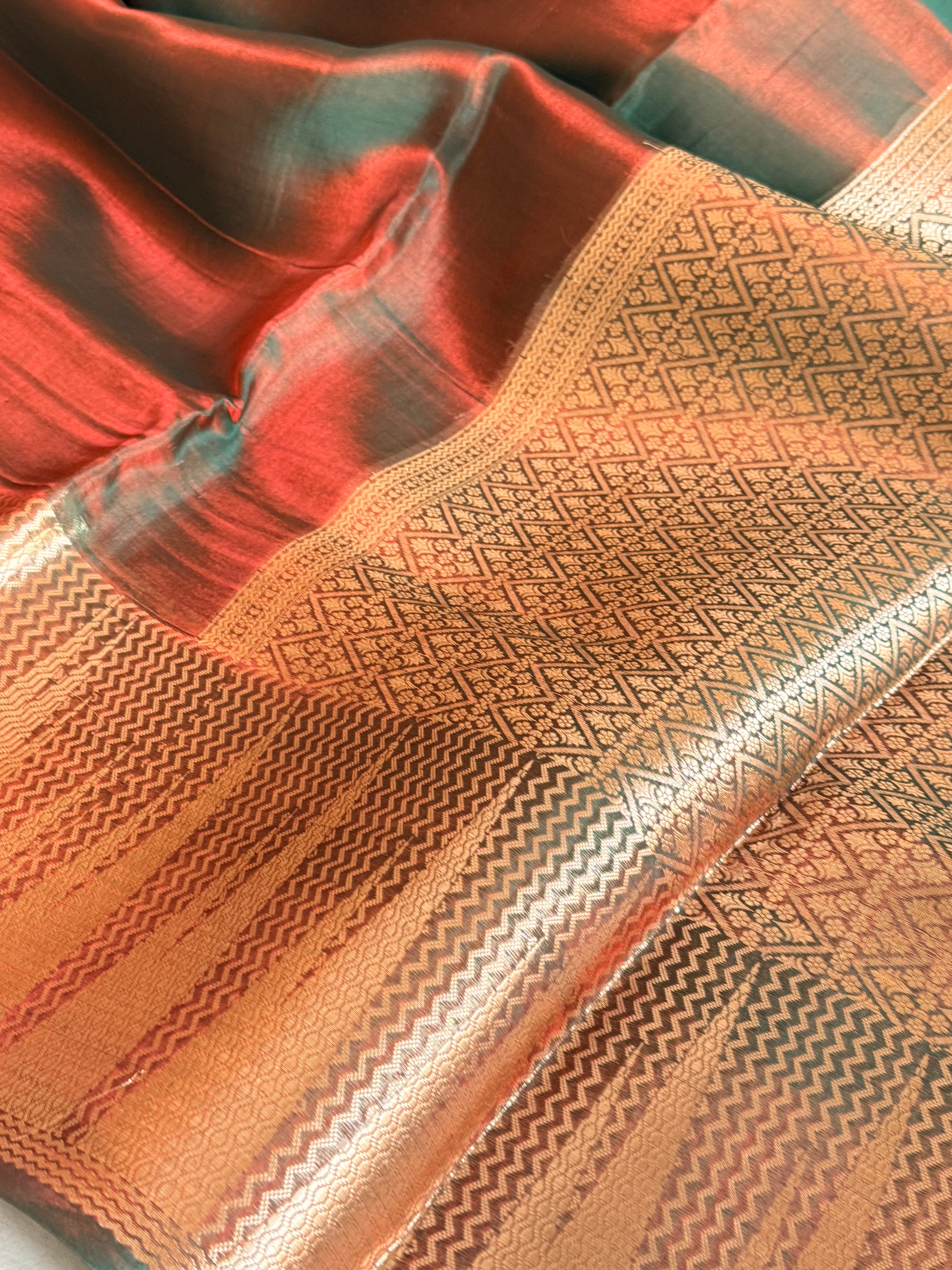 Below 10k - Temple border tissue silk dhup chao effect kadhwa saree