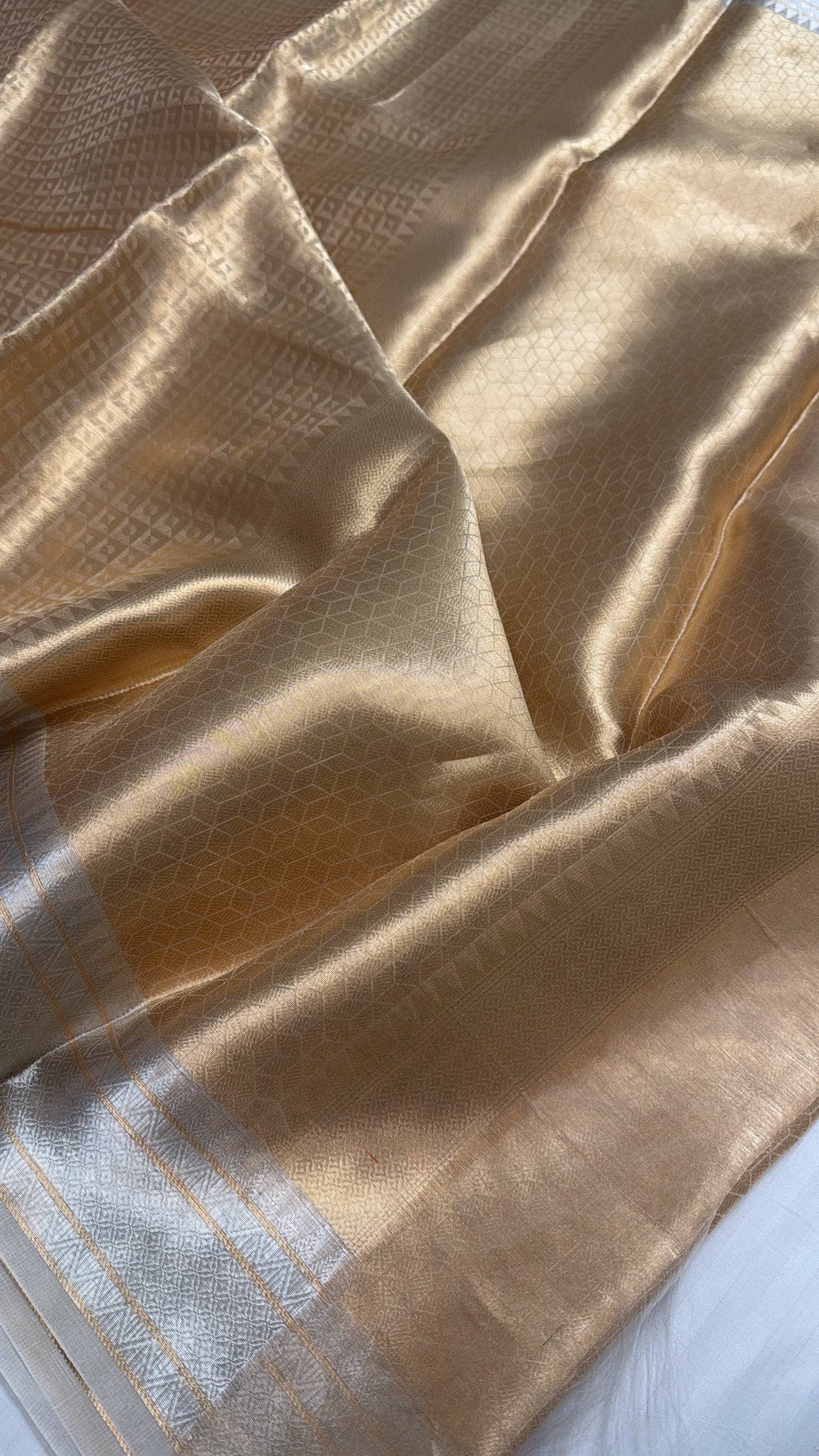 Liquid gold tissue silk brocade Sona rupa kadhwa weaving banarasi saree