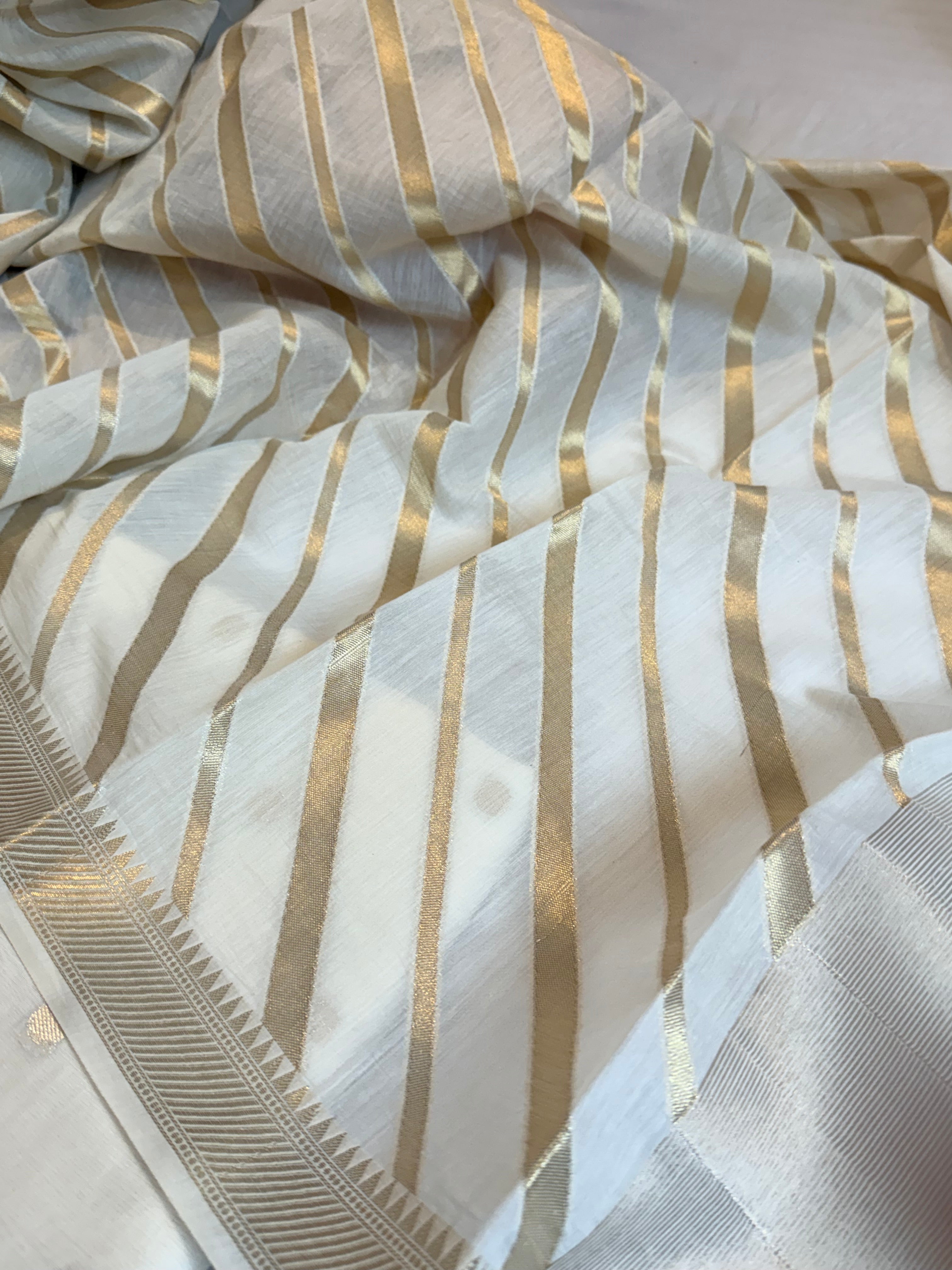 BELOW 8K - Ivory zari cotton striped kadhwa buti banarasi suit set