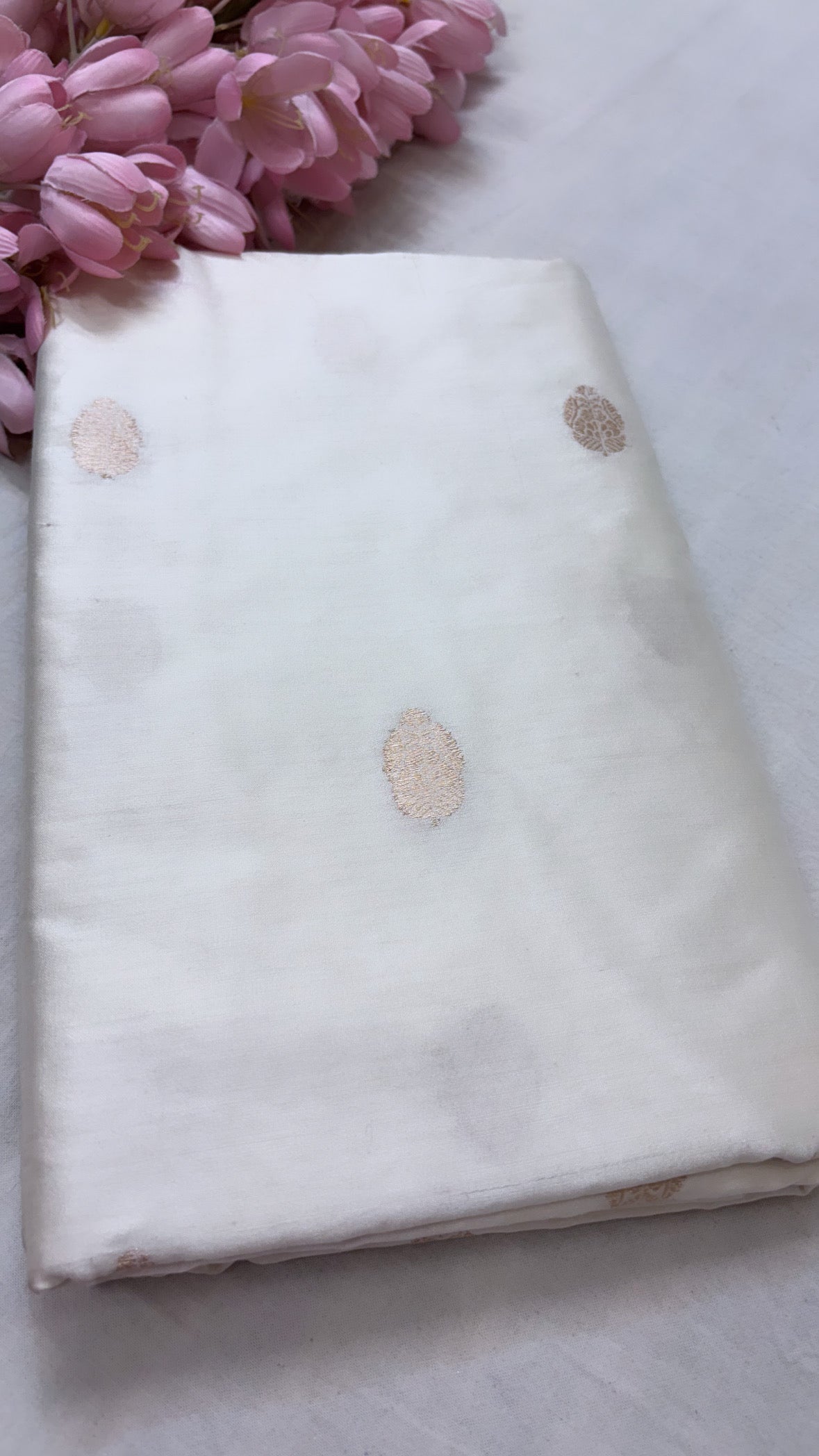 Chiniya silk dyeable kadhwa buti fabric