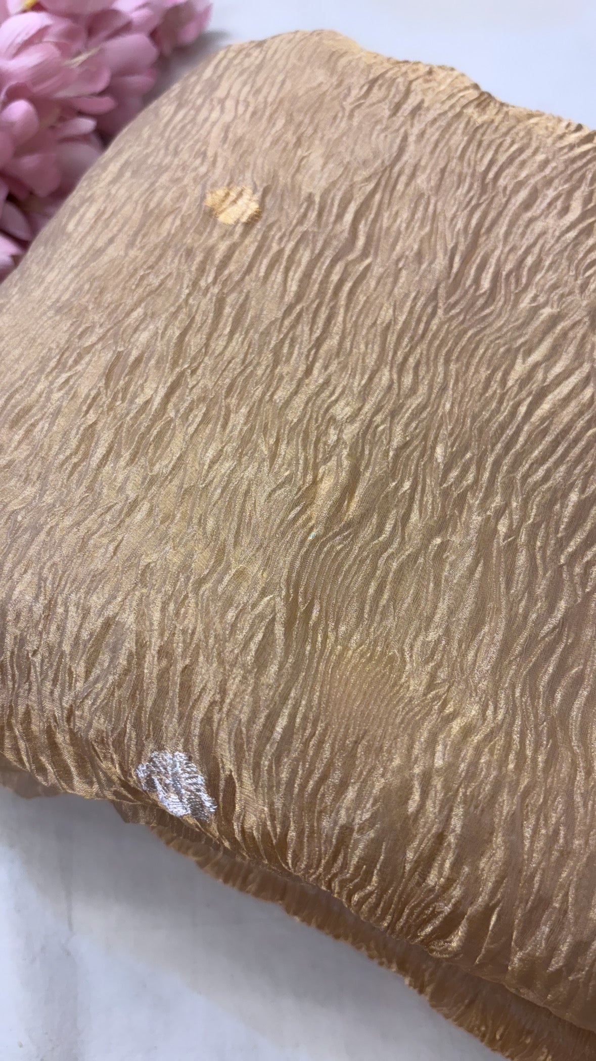 Crushed tissue silk kadhwa buti fabric