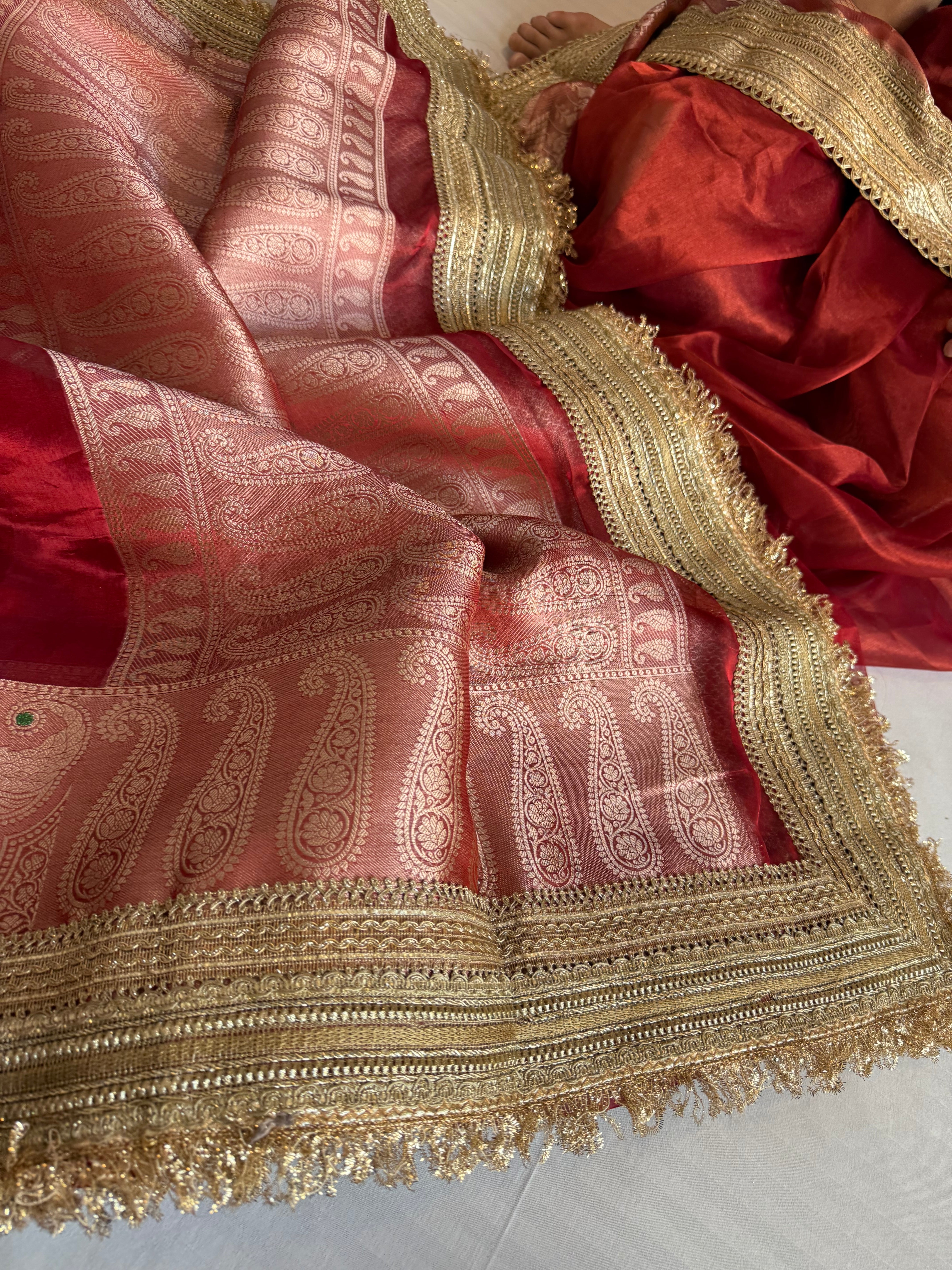 Viral maharani dhup chao red tissue silk meenakari border saree