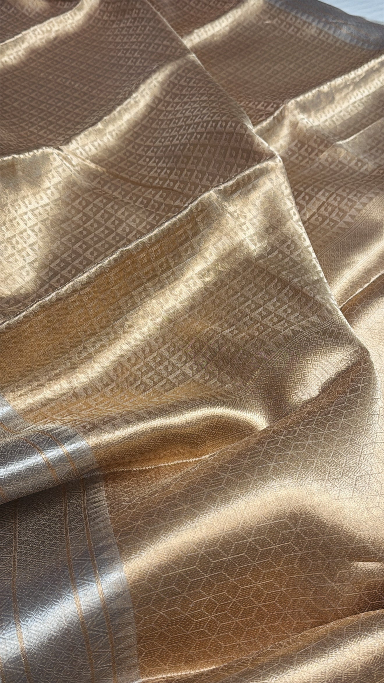 Liquid gold tissue silk brocade Sona rupa kadhwa weaving banarasi saree