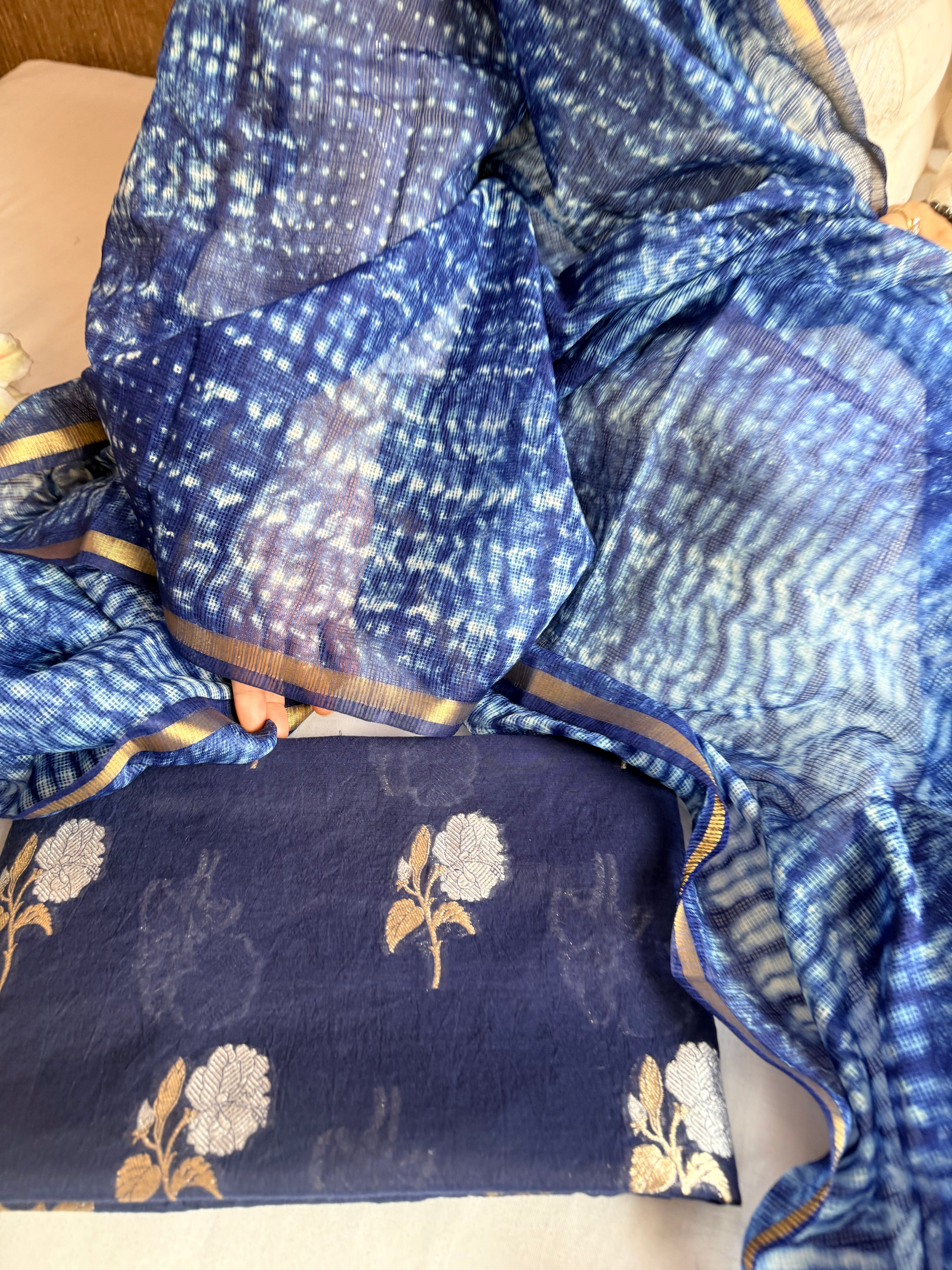 Below 8k- Mul cotton handloom kurta paired with shibori dyed kota silk duppata set