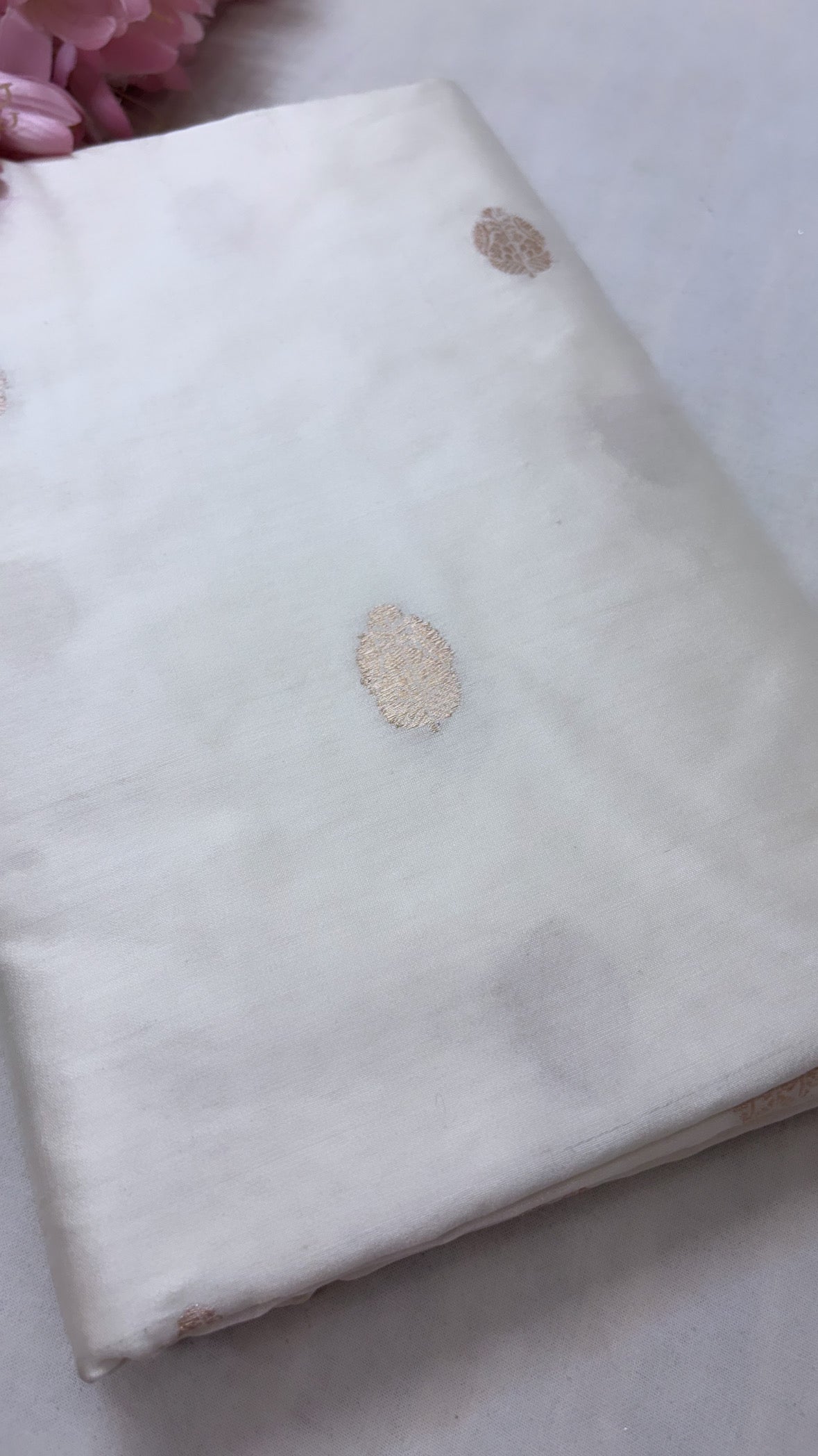 Chiniya silk dyeable kadhwa buti fabric