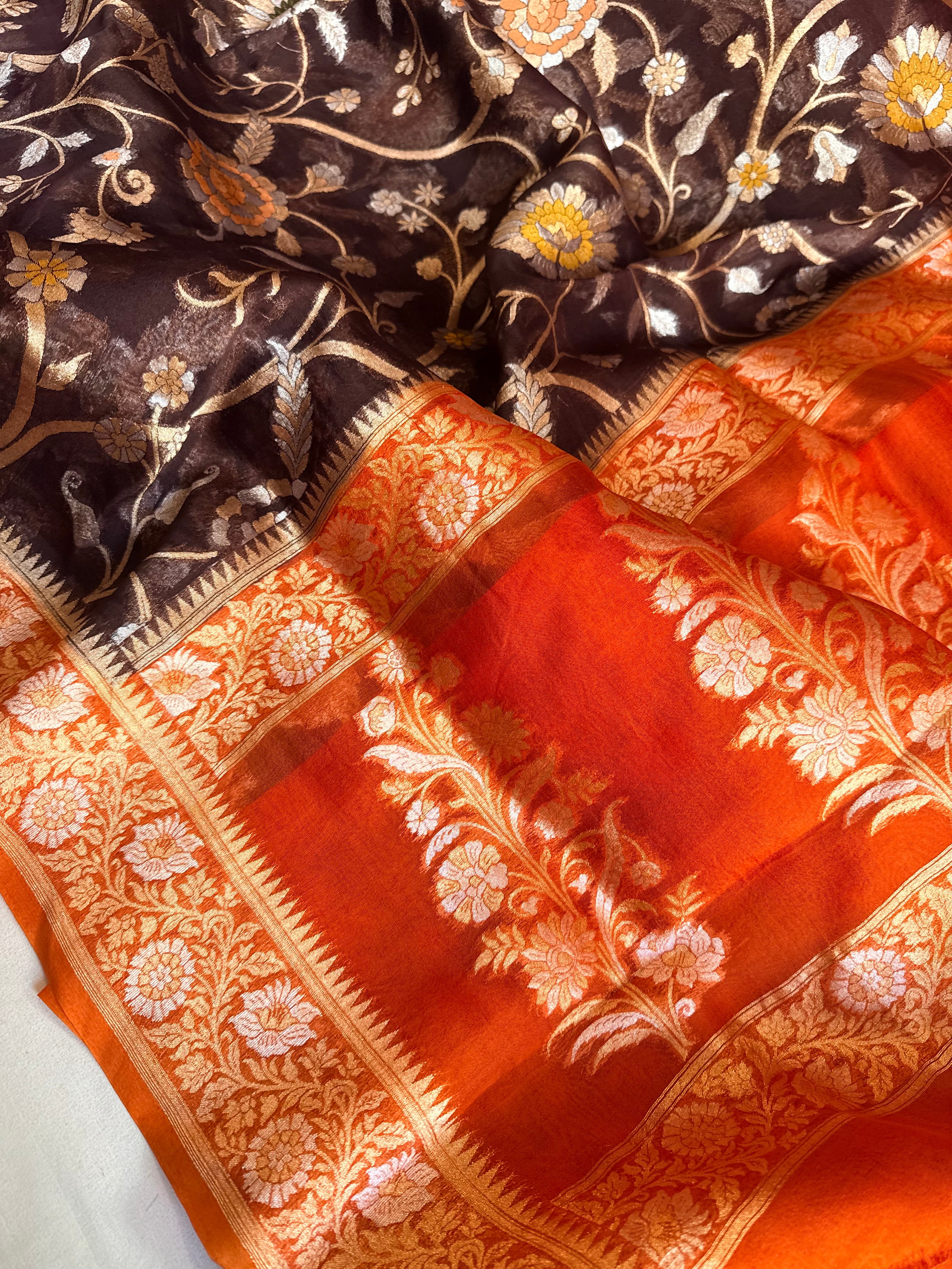Kora silk iktara jamdani with contrast pallu kadhwa banarasi saree