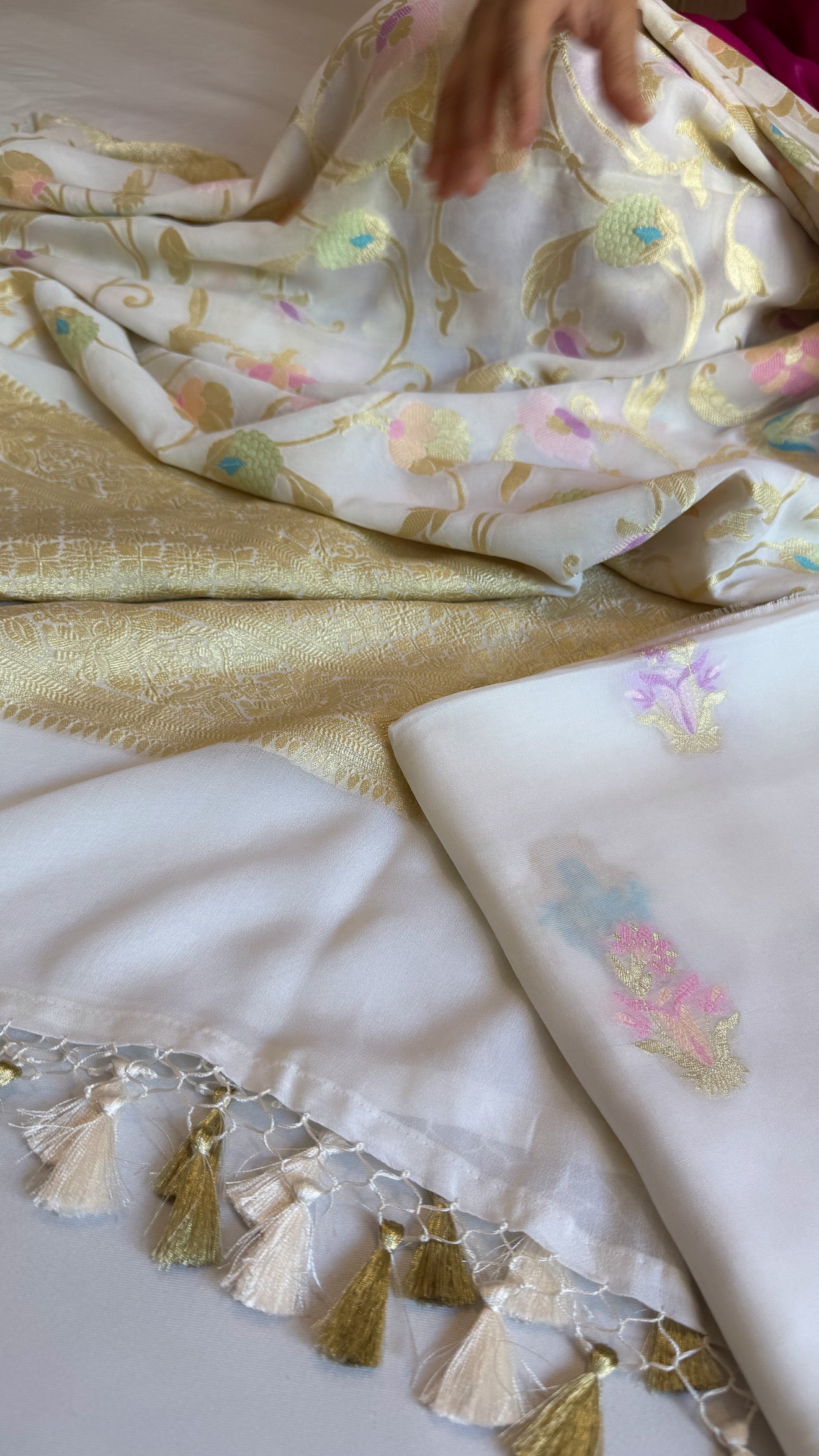 White gorgette banarasi meenakari kadhwa buti jungla suit set