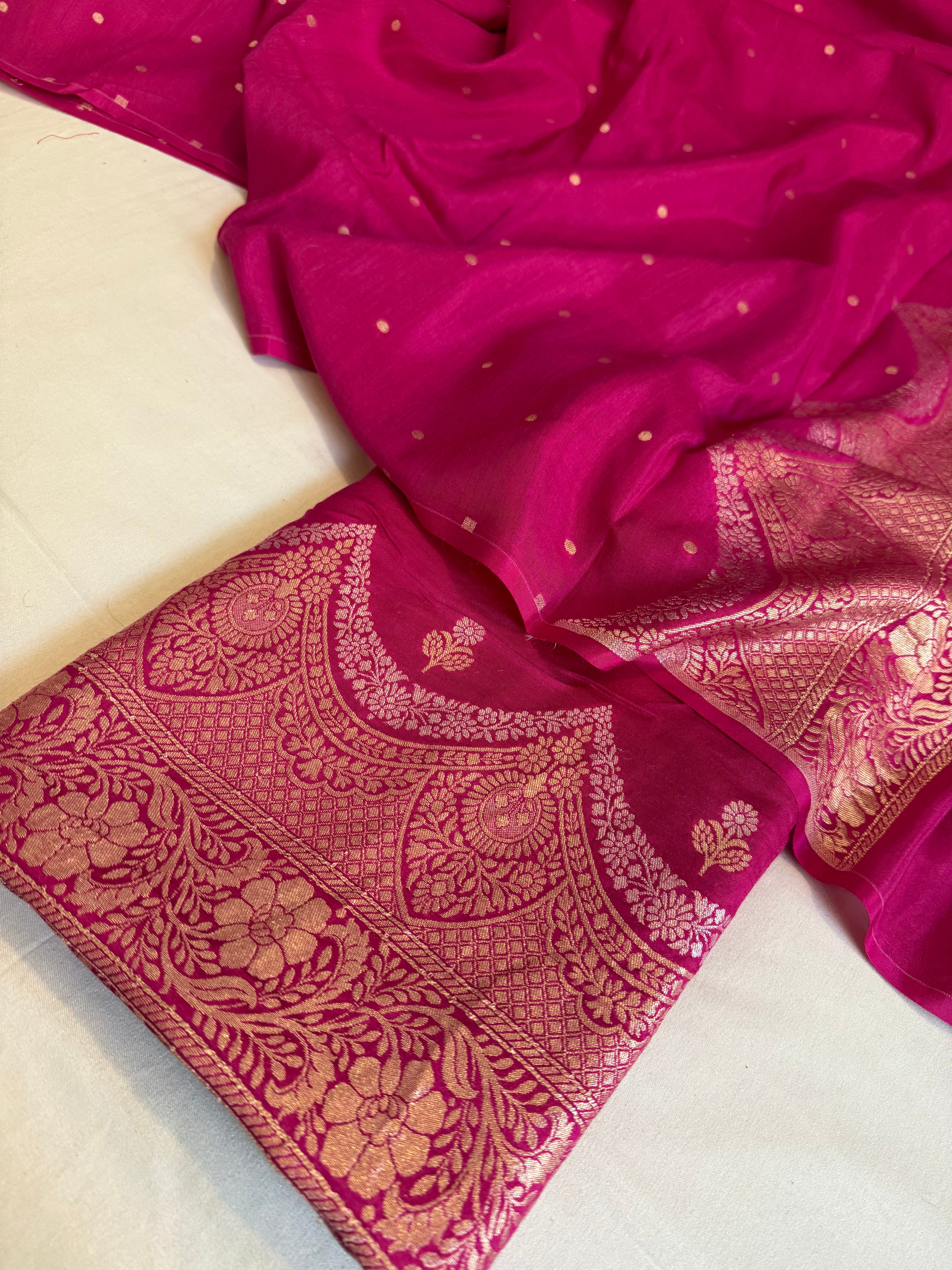 Moonga silk rani pink scalloped border weaving kadhwa suit set