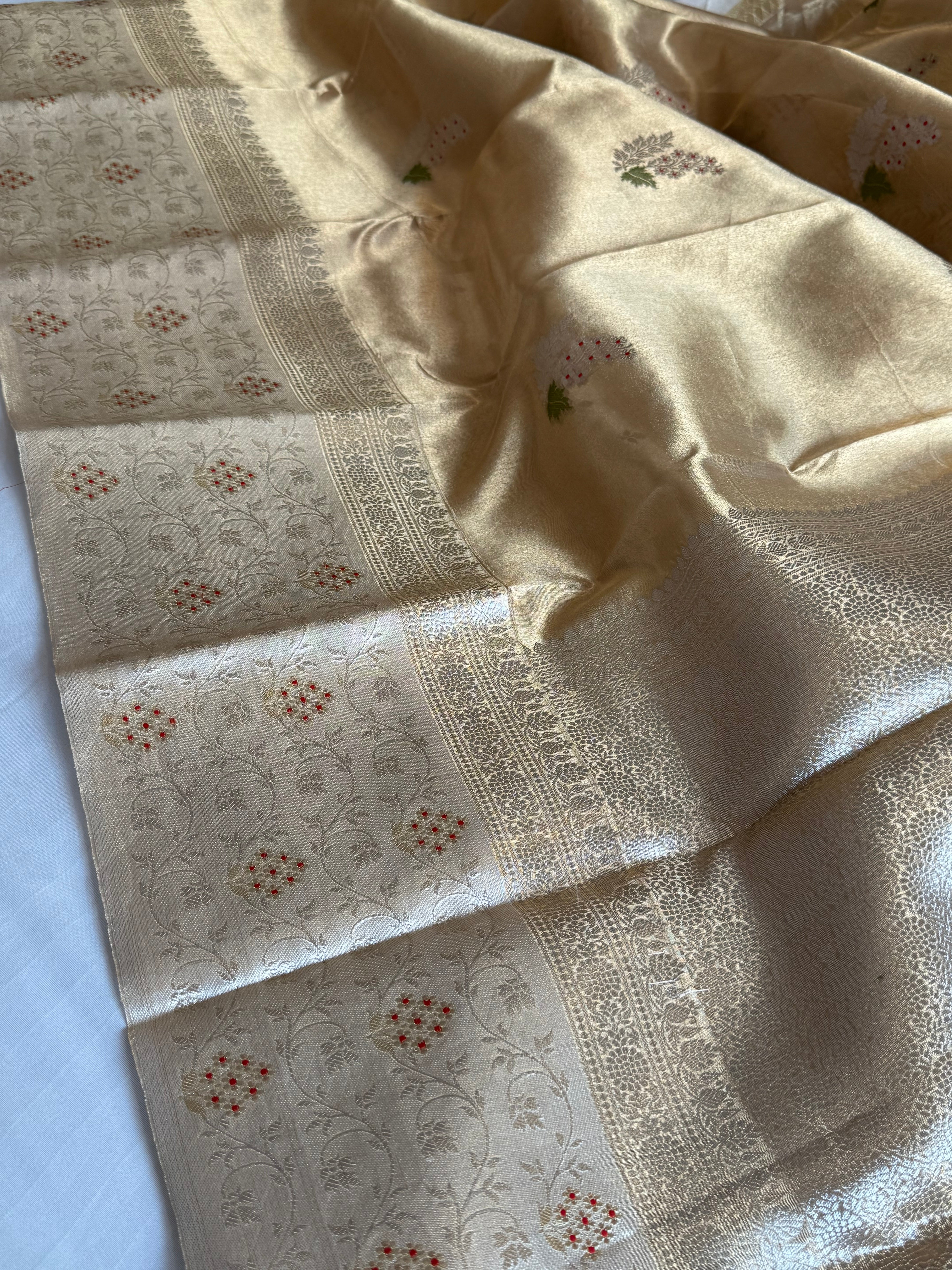Kanjivaram gold double tissue silk kadhwa meenakari paithani border saree