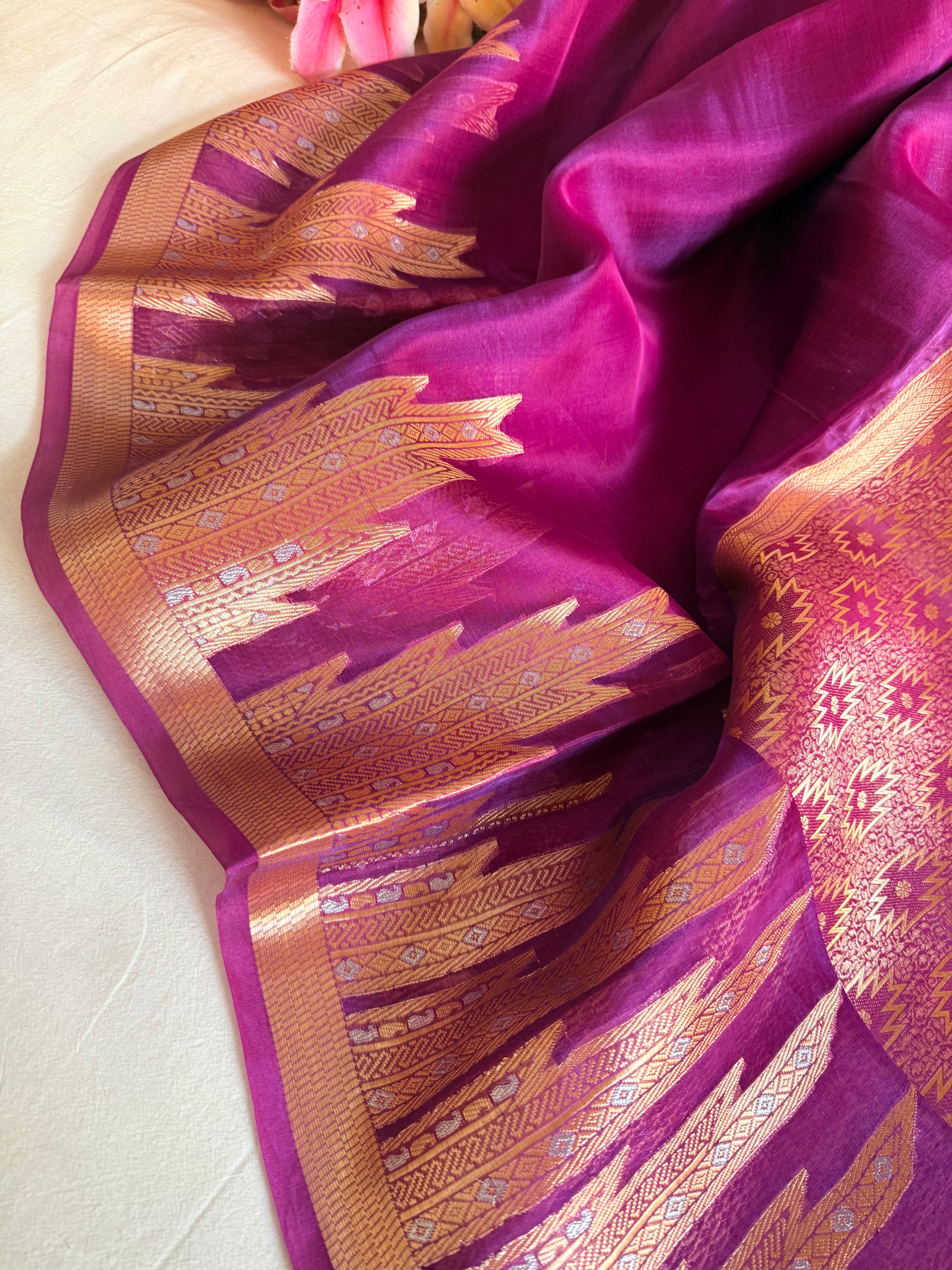 Below 10k - Temple border tissue silk dhup chao effect kadhwa saree