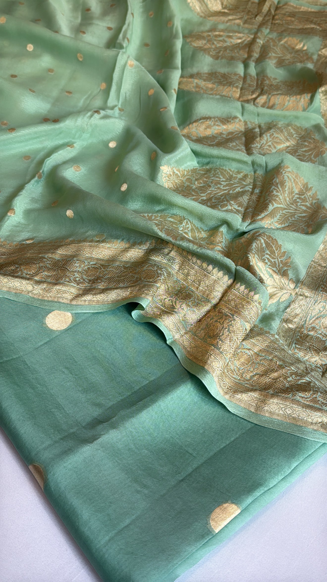 Vivah edit - Candy green chiniya silk kurta paired with gorgette duppata set