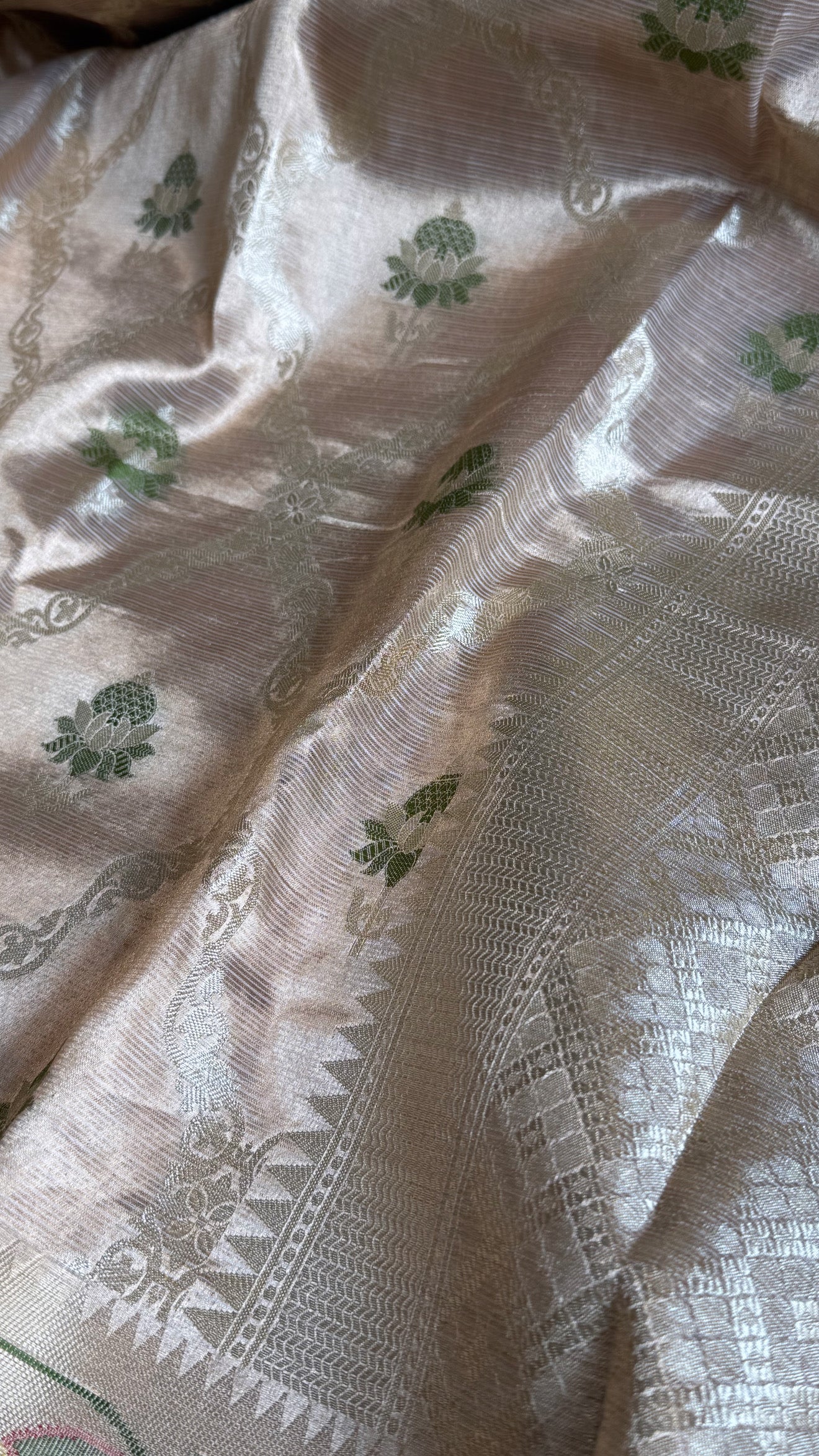 Paithani border kanjivaram gold tissue silk kadhwa meenakari saree