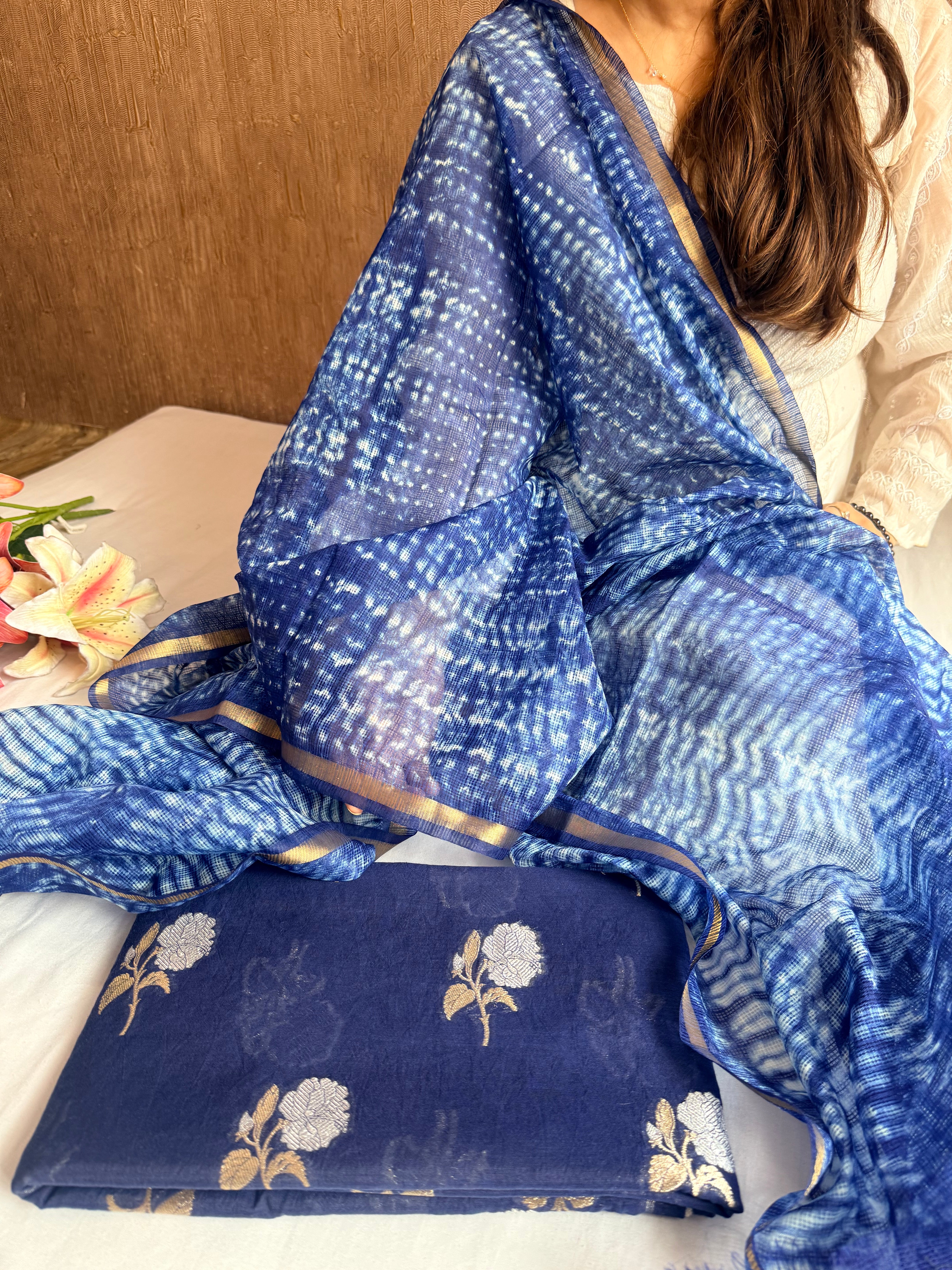 Below 8k- Mul cotton handloom kurta paired with shibori dyed kota silk duppata set