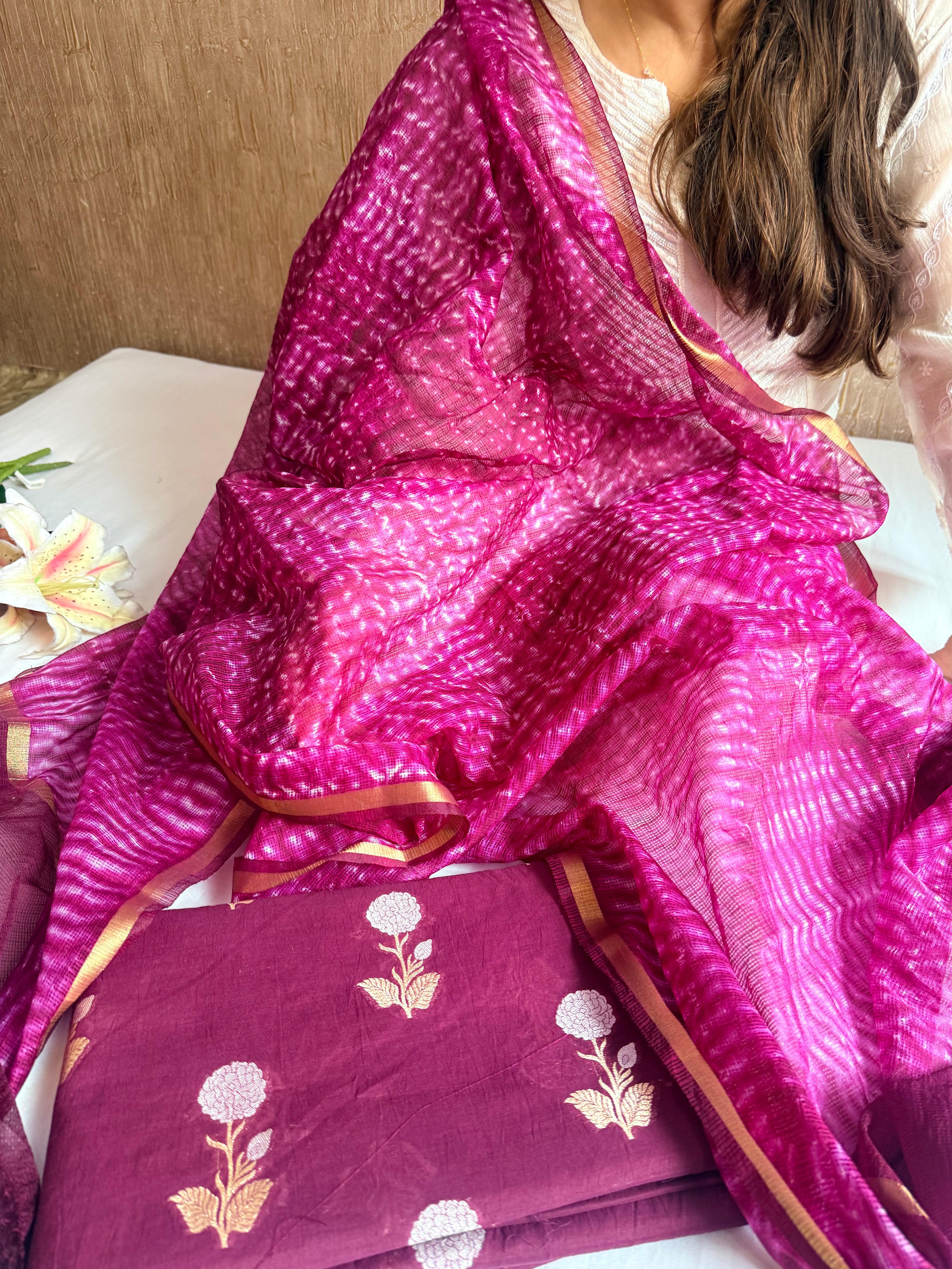 Below 8k- Mul cotton handloom kurta paired with shibori dyed kota silk duppata set