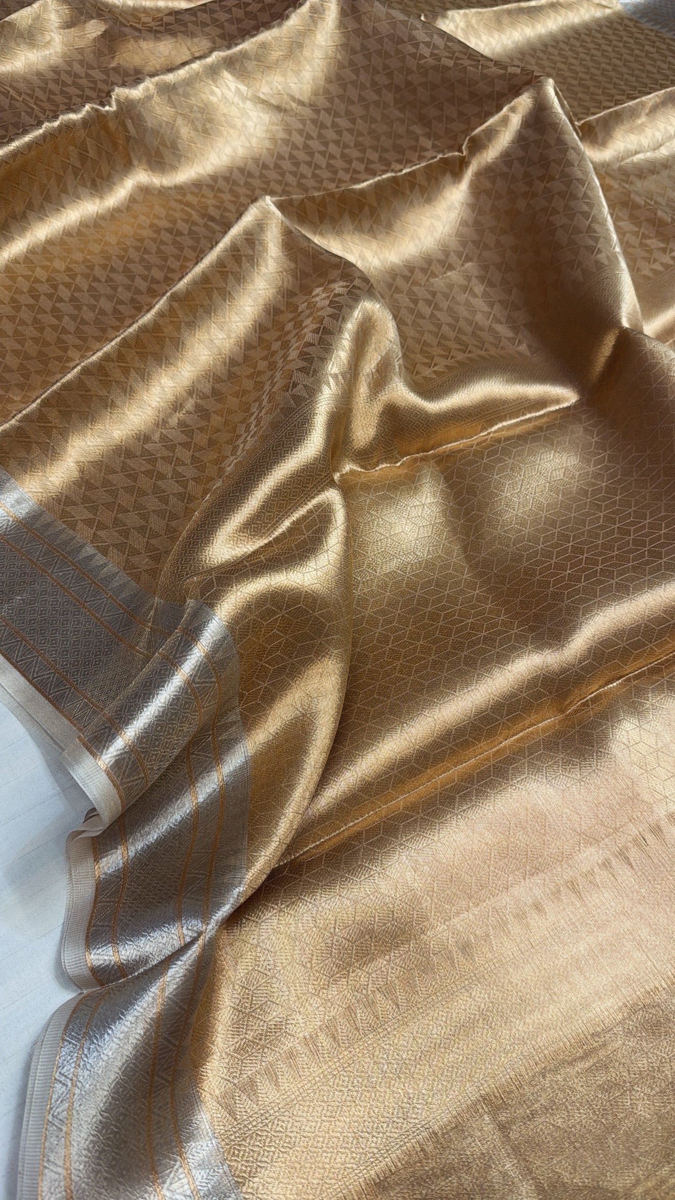 Liquid gold tissue silk brocade Sona rupa kadhwa weaving banarasi saree