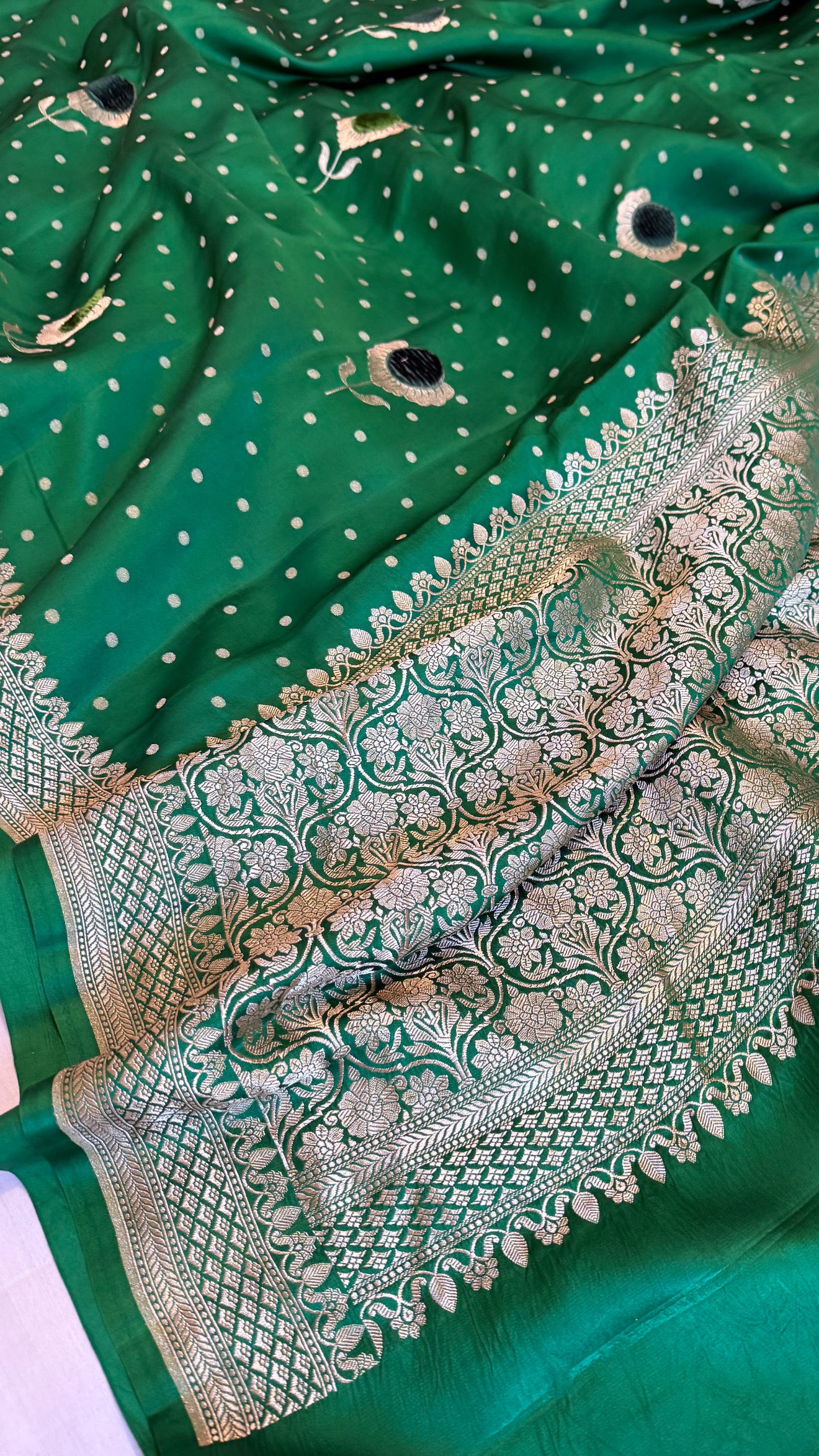 Bottle green banarasi mashru silk velvet buti kadhwa weaving saree