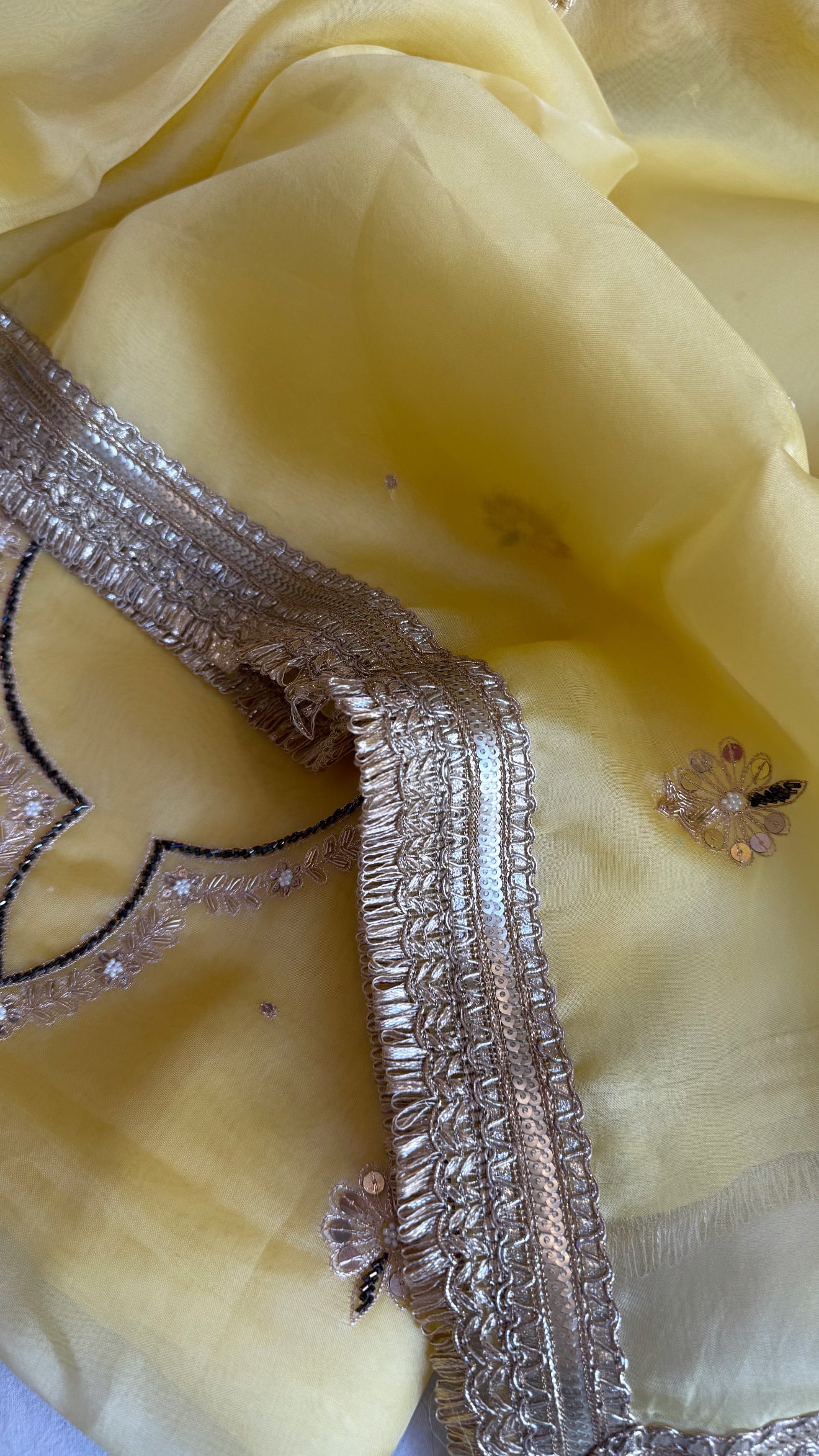 Aari and tilli hand embroidered butter yellow hand embroidered kadhwa suit set