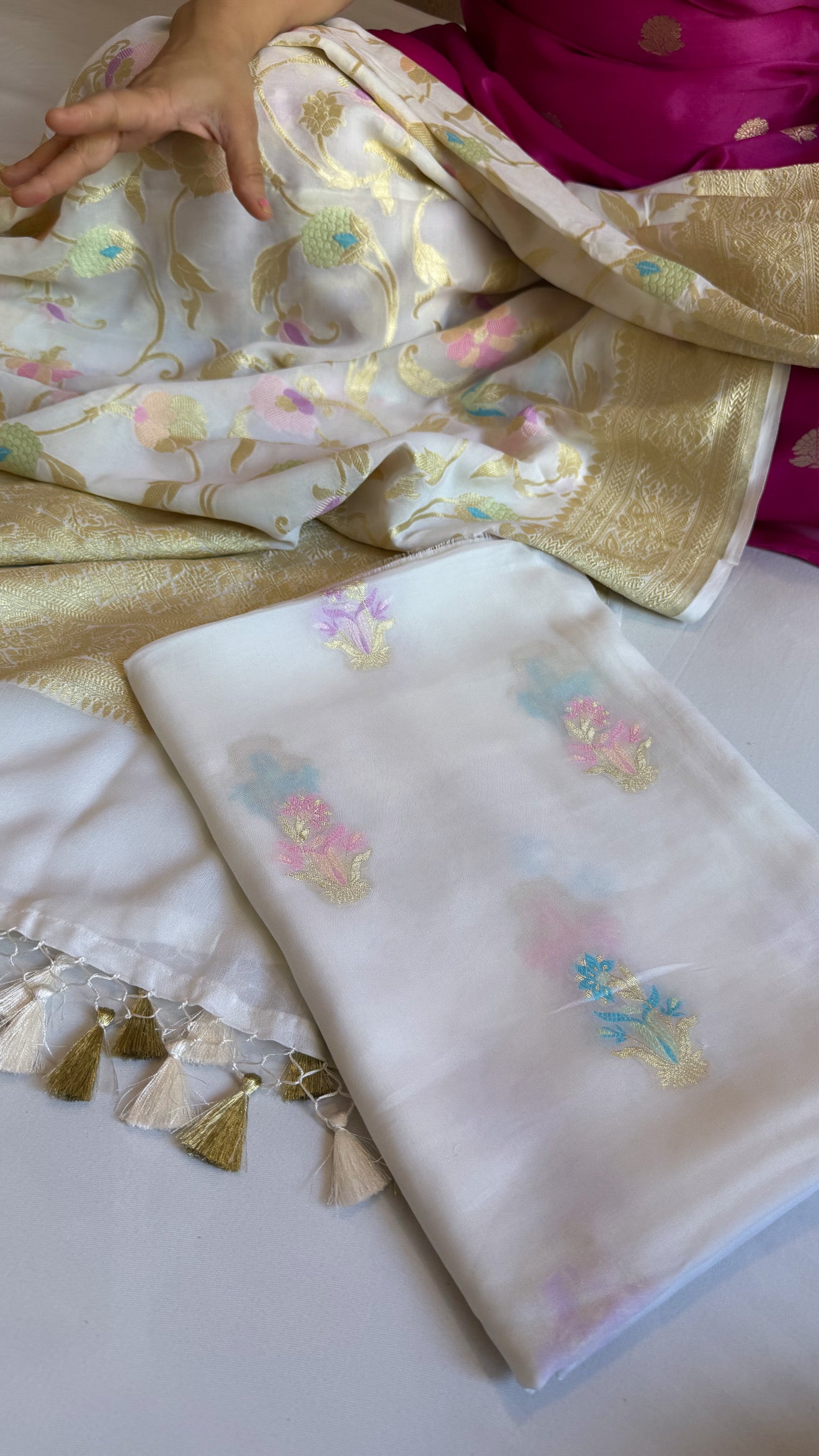 White gorgette banarasi meenakari kadhwa buti jungla suit set