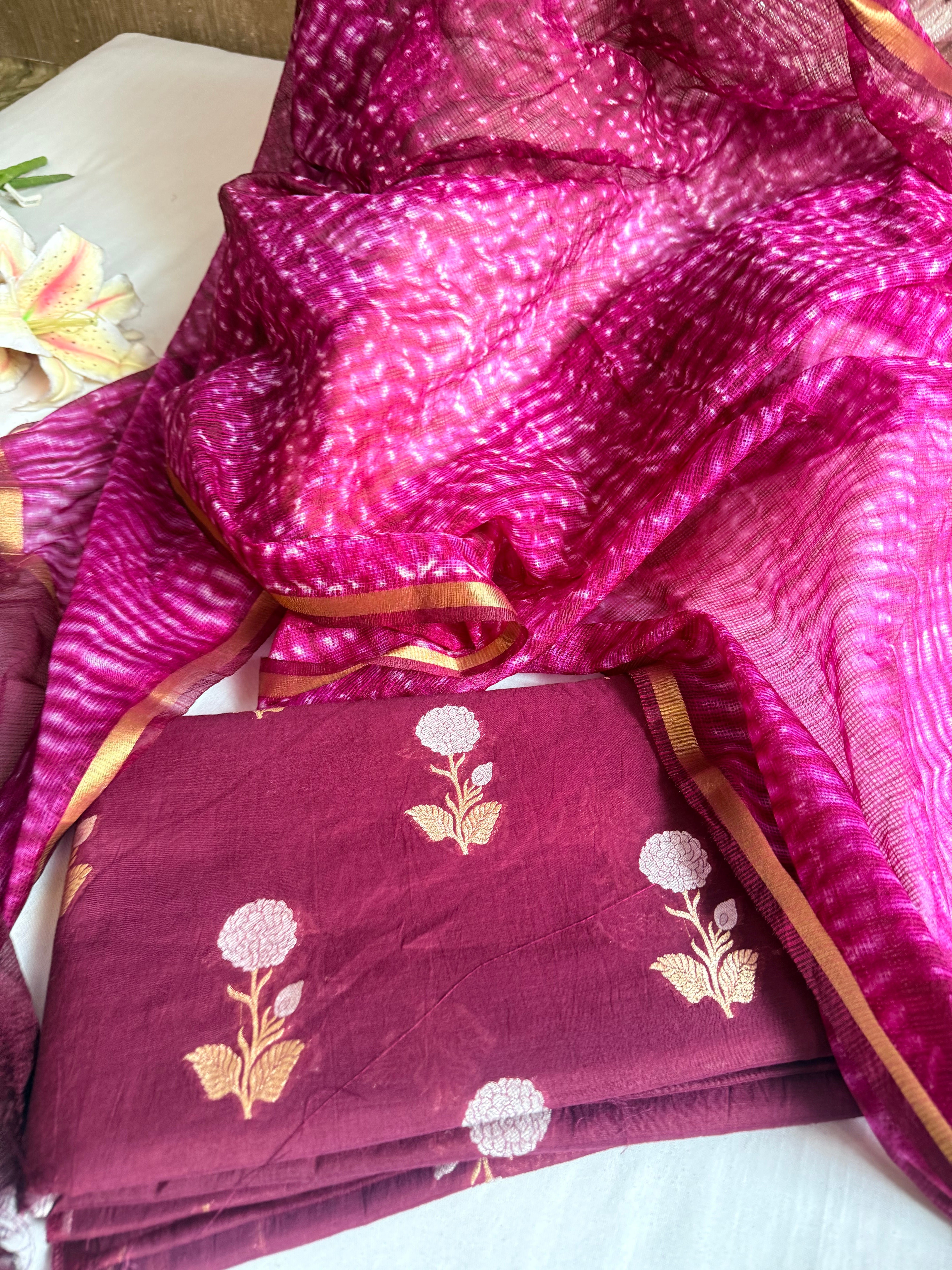 Below 8k- Mul cotton handloom kurta paired with shibori dyed kota silk duppata set