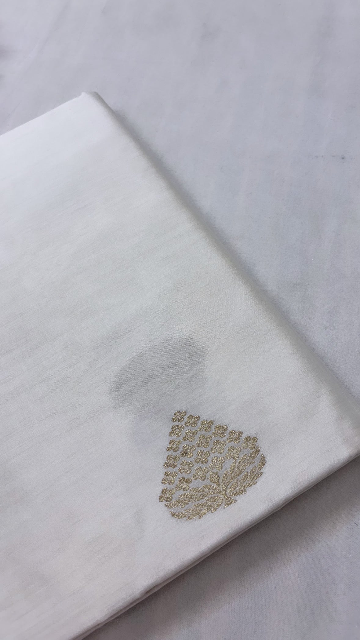 Chiniya silk dyeable kadhwa buti fabric