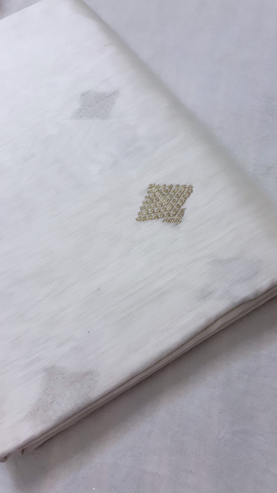 Chiniya silk dyeable kadhwa buti fabric