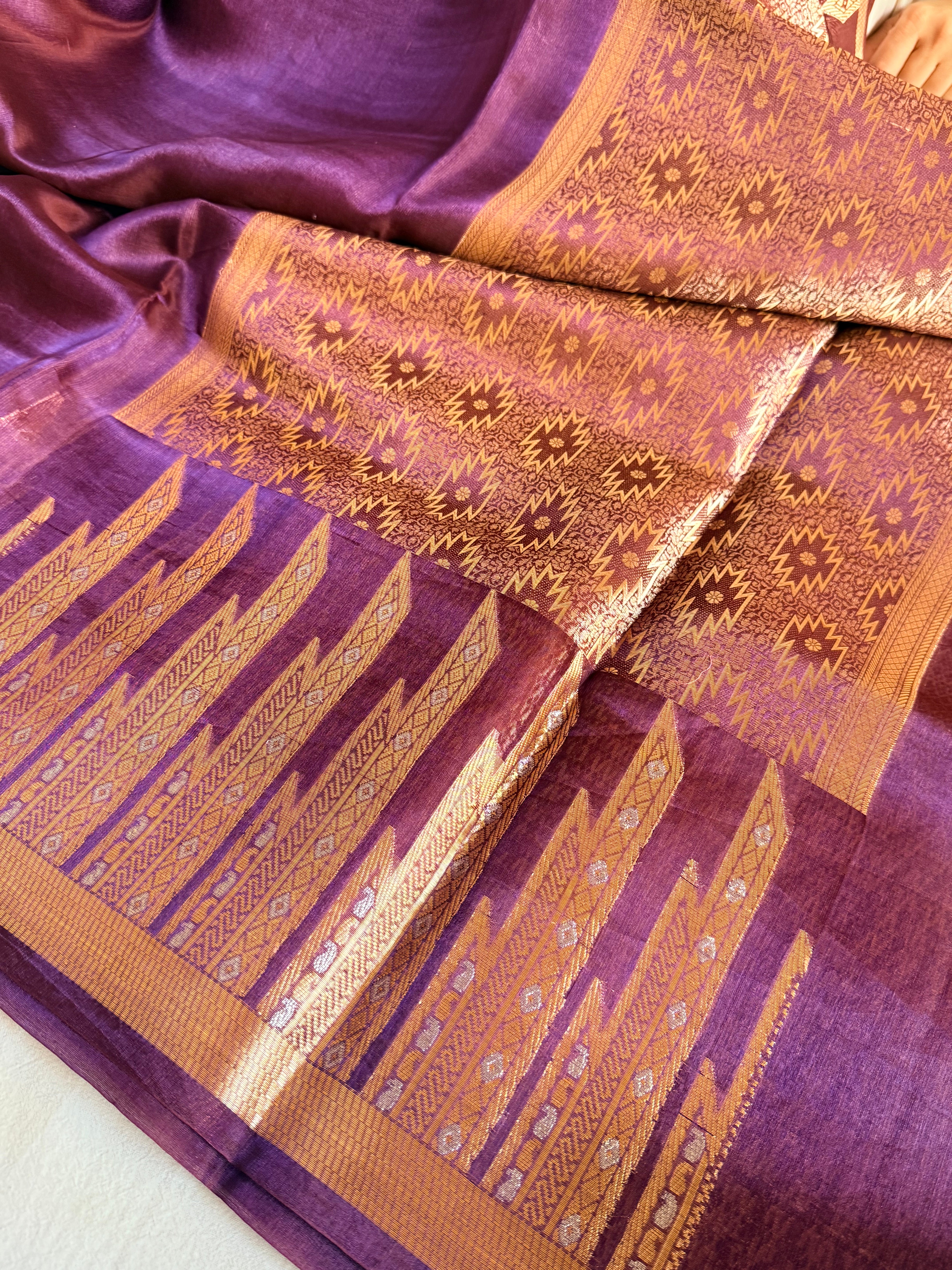 Below 10k - Temple border tissue silk dhup chao effect kadhwa saree