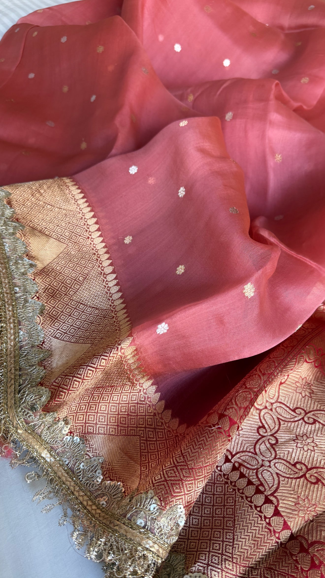 Onion peach-Red combination chap dye kora silk banarasi saree