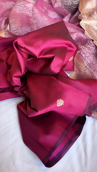 Sunehri cherry pink crushed tissue saree